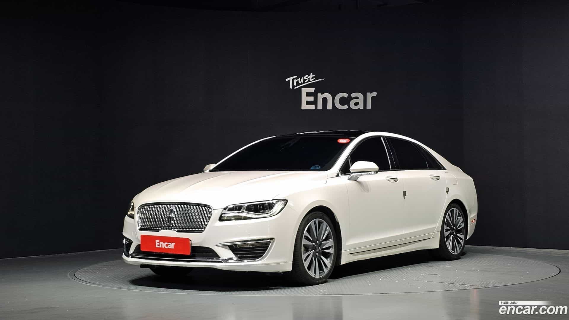 MKZ Lincoln 2019.0-OUTER-001