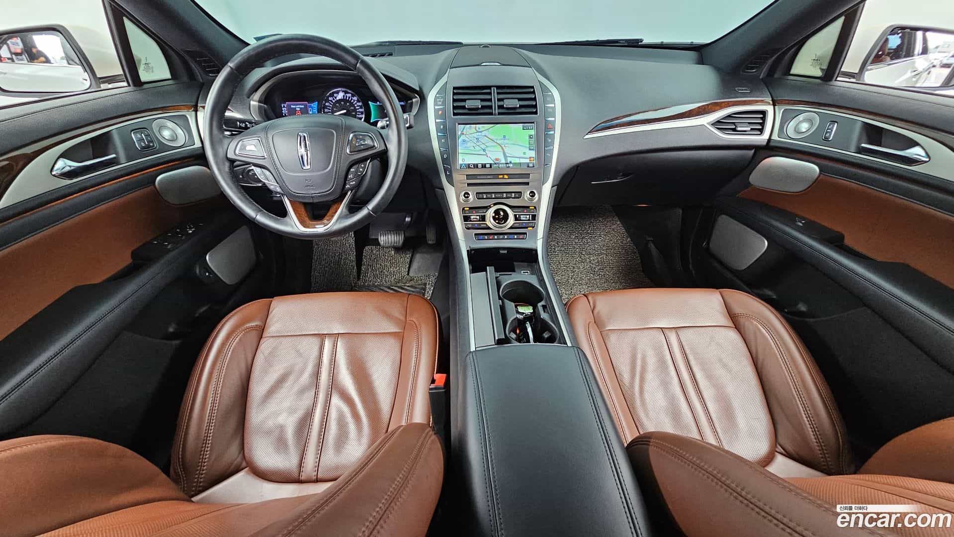 MKZ Lincoln 2019.0-INNER-007