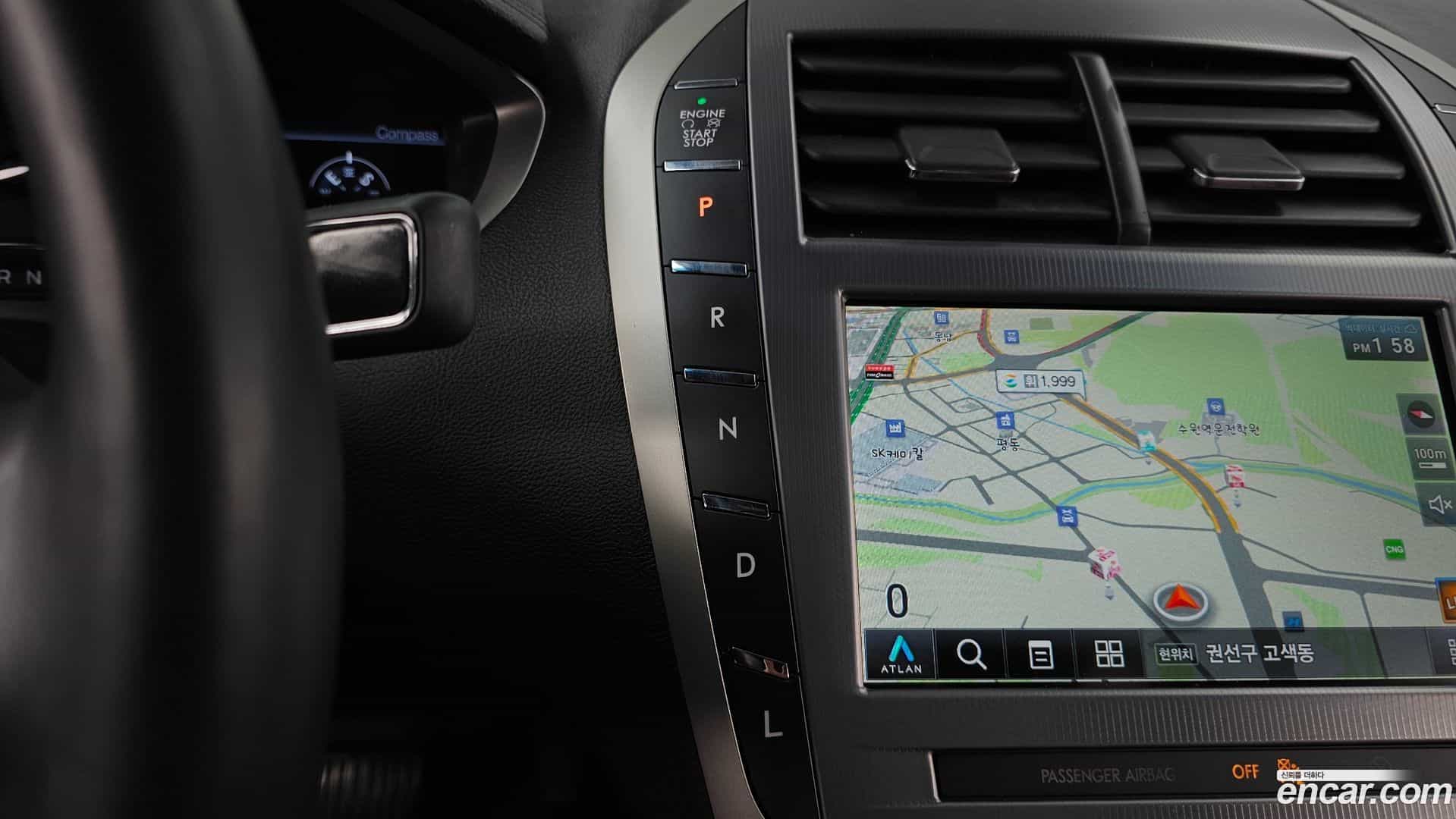 MKZ Lincoln 2019.0-INNER-009