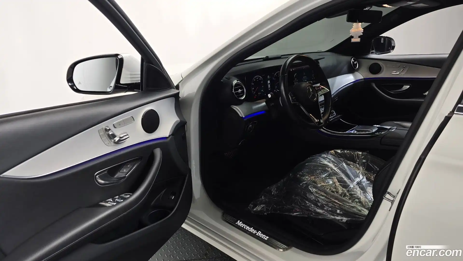 E-Class Mercedes-Benz 2021.2-INNER-010