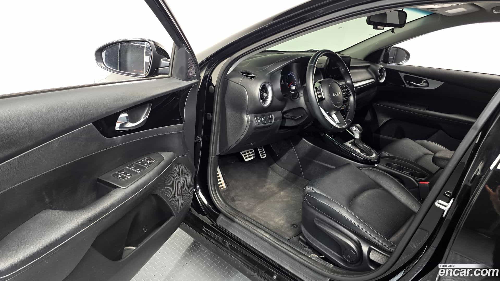K3 Kia 2023.2-INNER-010