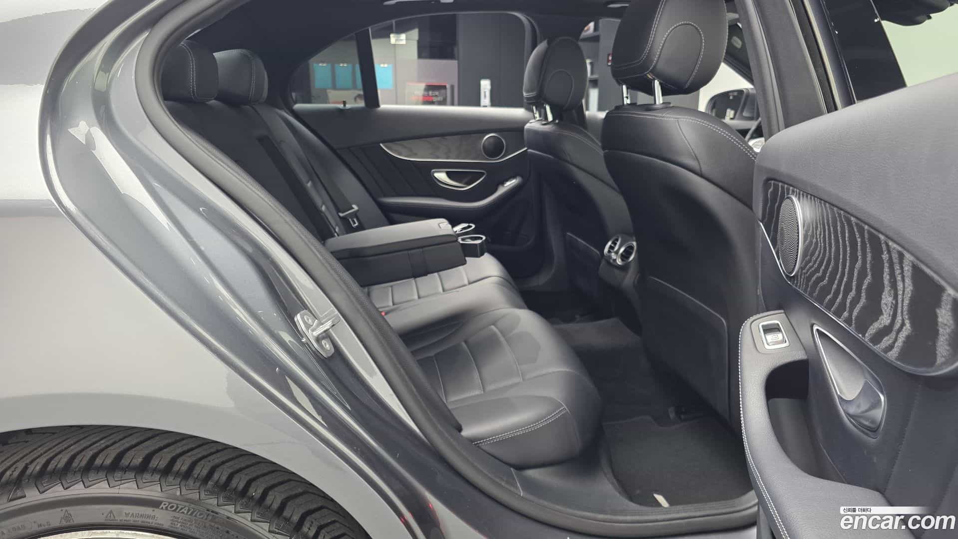 C-Class Mercedes-Benz 2018.1-OPTION-016