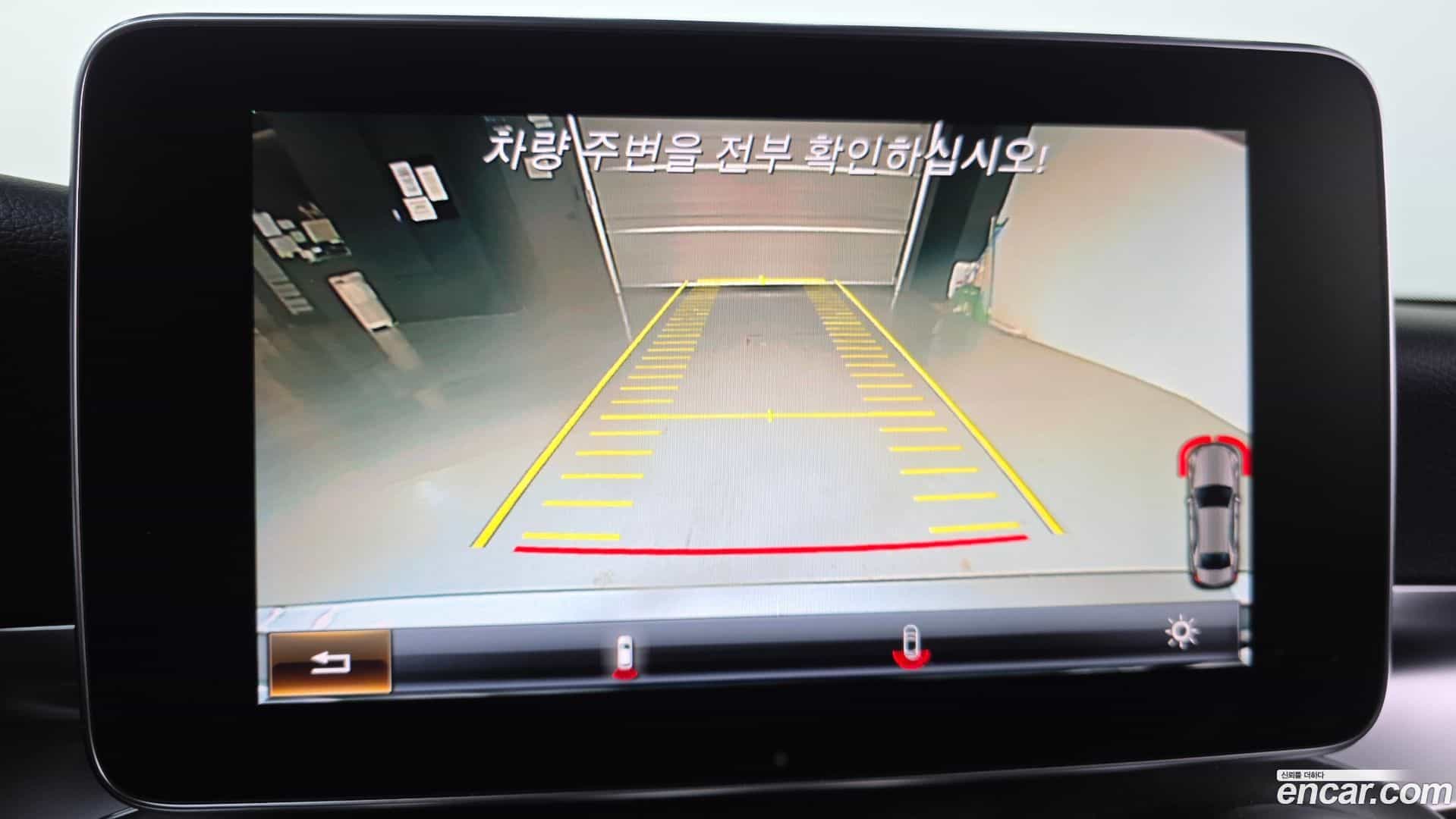 C-Class Mercedes-Benz 2018.1-OPTION-021