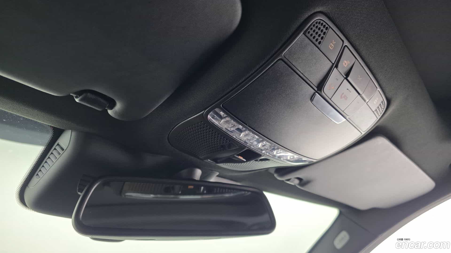 C-Class Mercedes-Benz 2018.1-OPTION-022