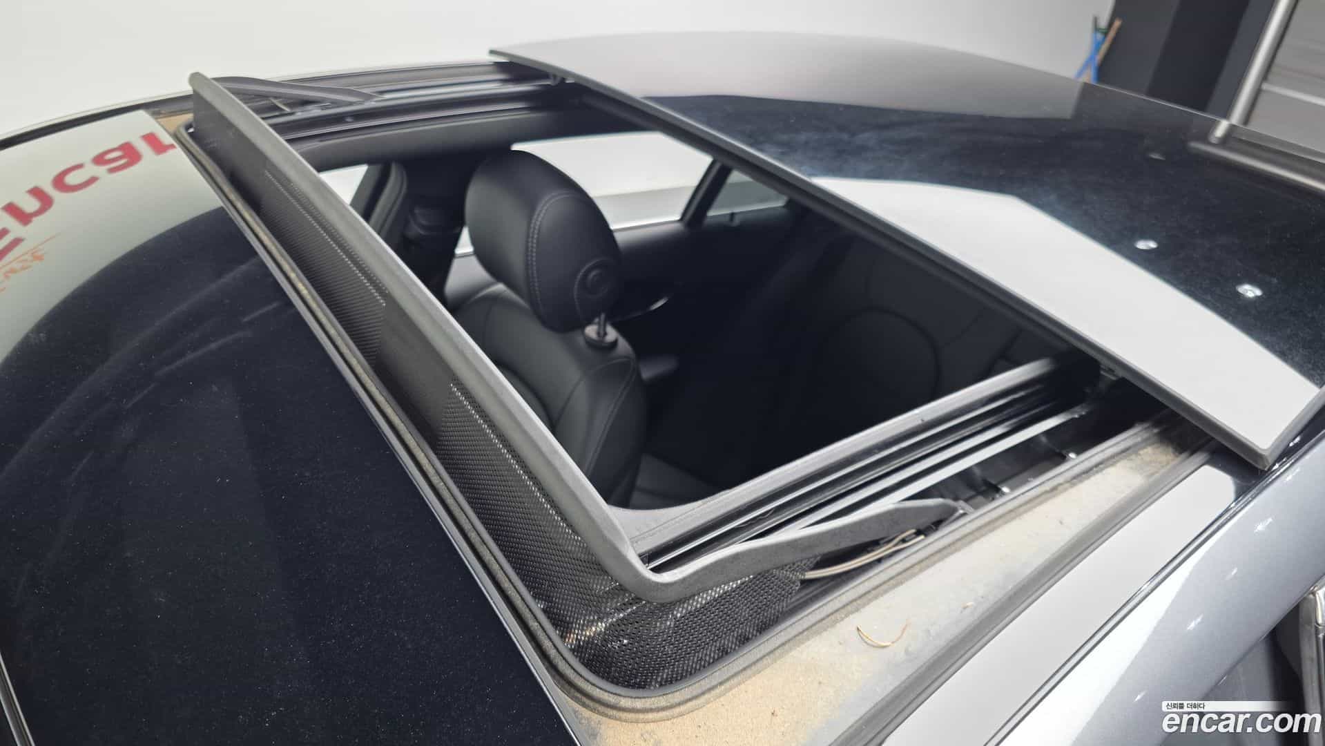 C-Class Mercedes-Benz 2018.1-OPTION-023