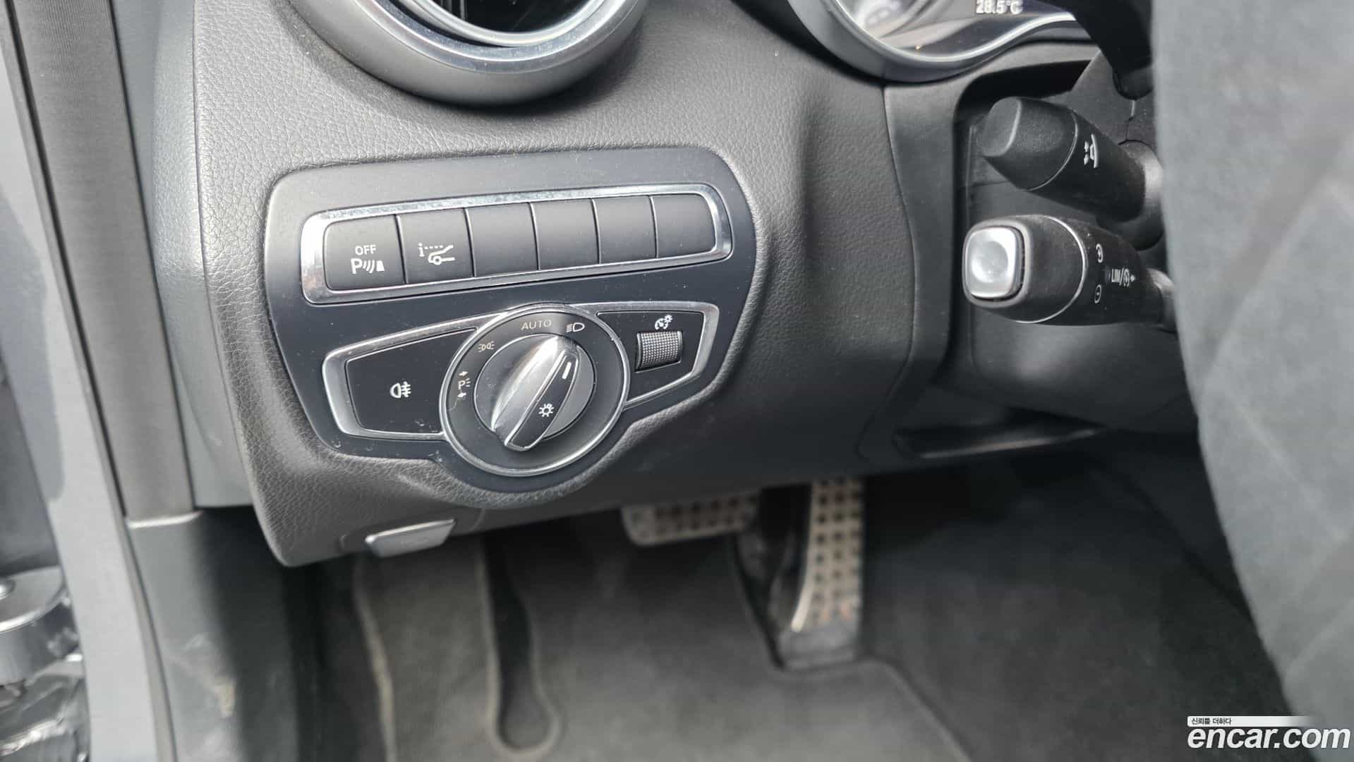 C-Class Mercedes-Benz 2018.1-OPTION-043