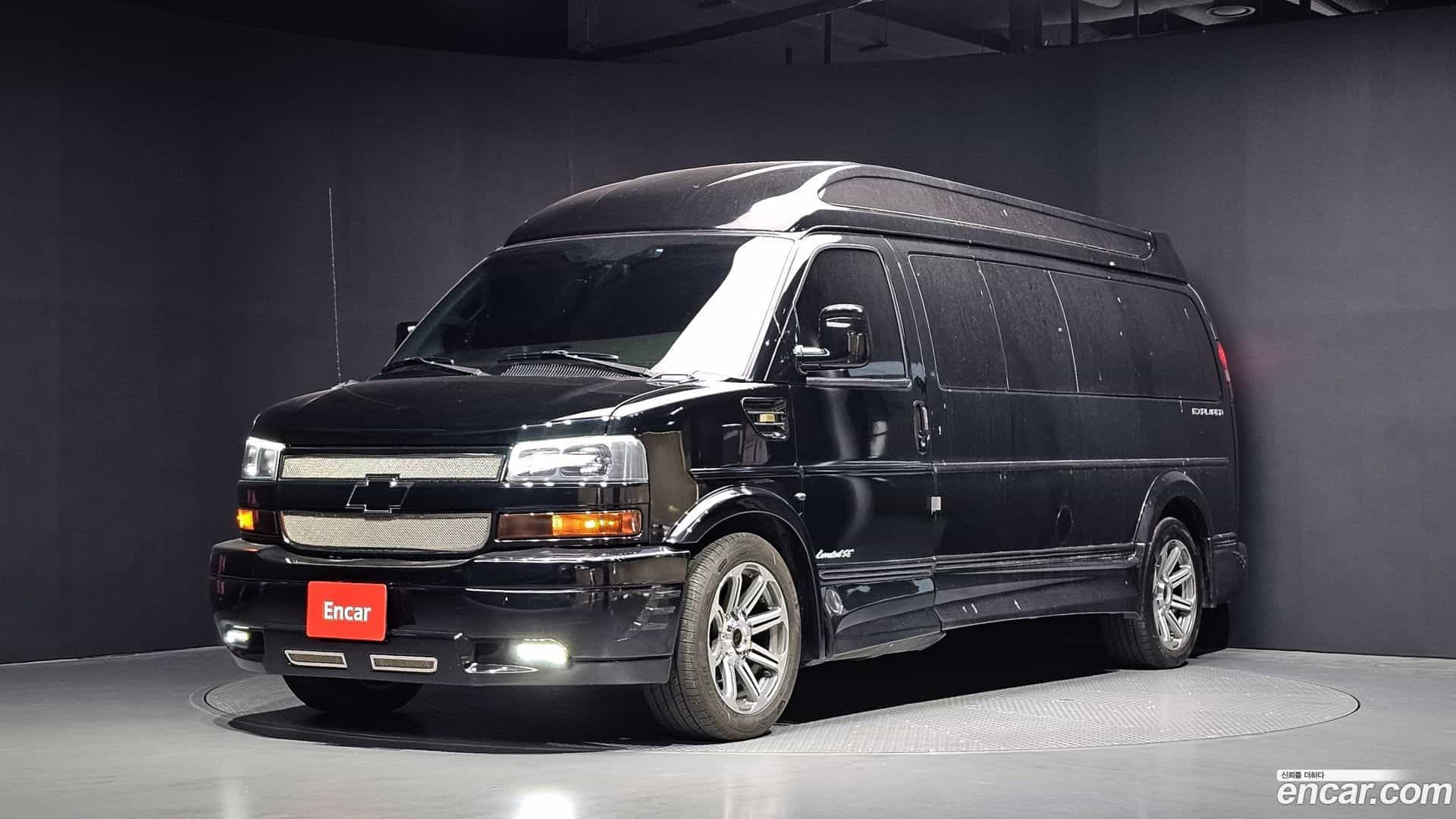 Express Van Chevrolet 2017.1-OUTER-001