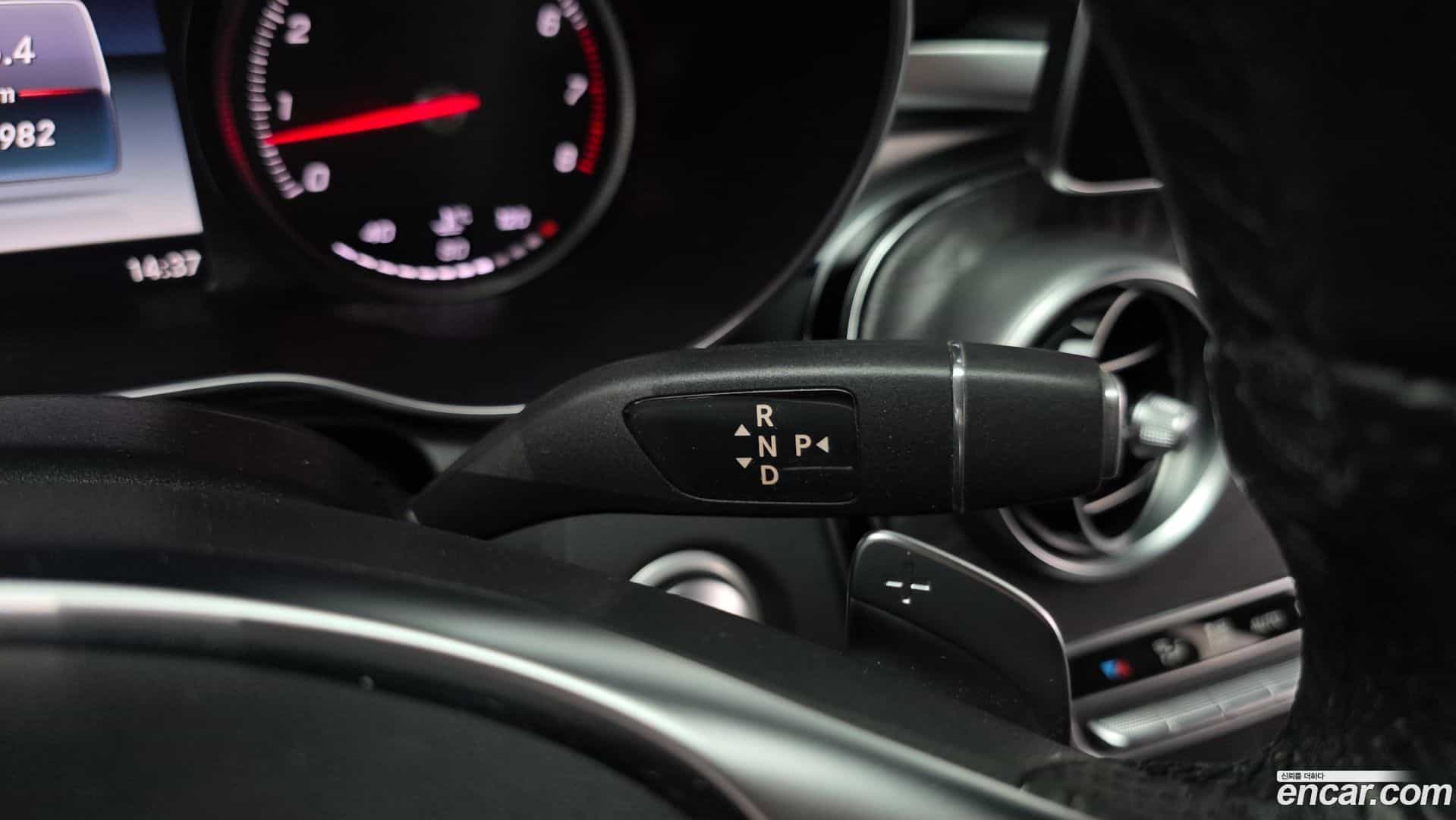 C-Class Mercedes-Benz 2016.10-INNER-009
