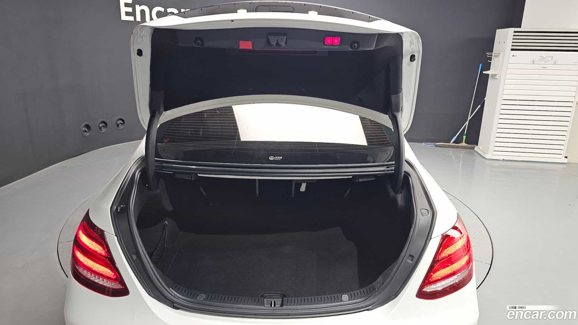 E-Class Mercedes-Benz 2020.3-OPTION-024