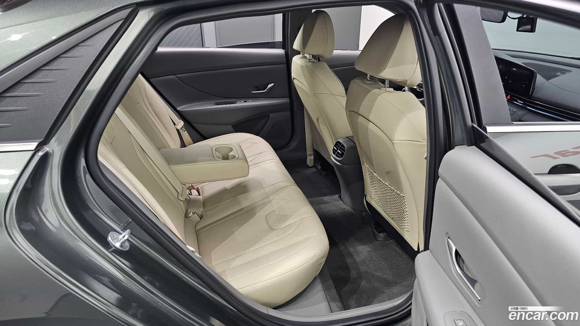 AVANTE Hyundai 2022.10-OPTION-015