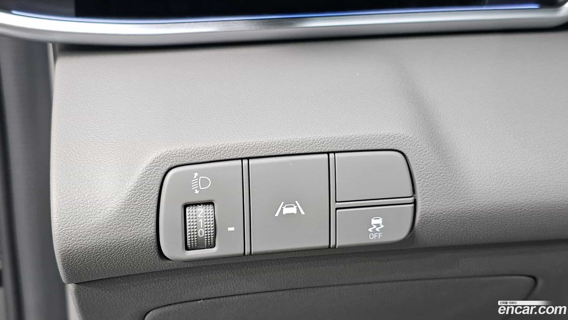 AVANTE Hyundai 2022.10-OPTION-024