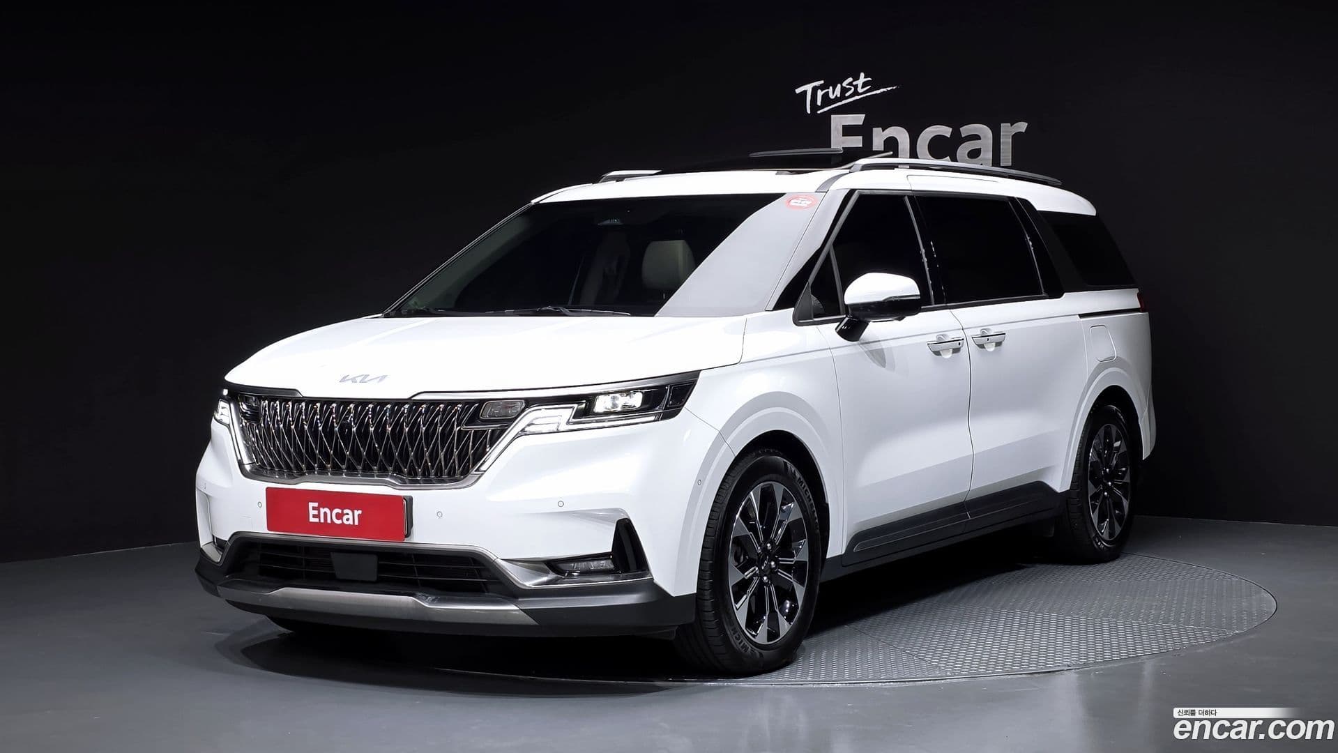 Main__Slider__Photo:Canival Kia 2023.5-0