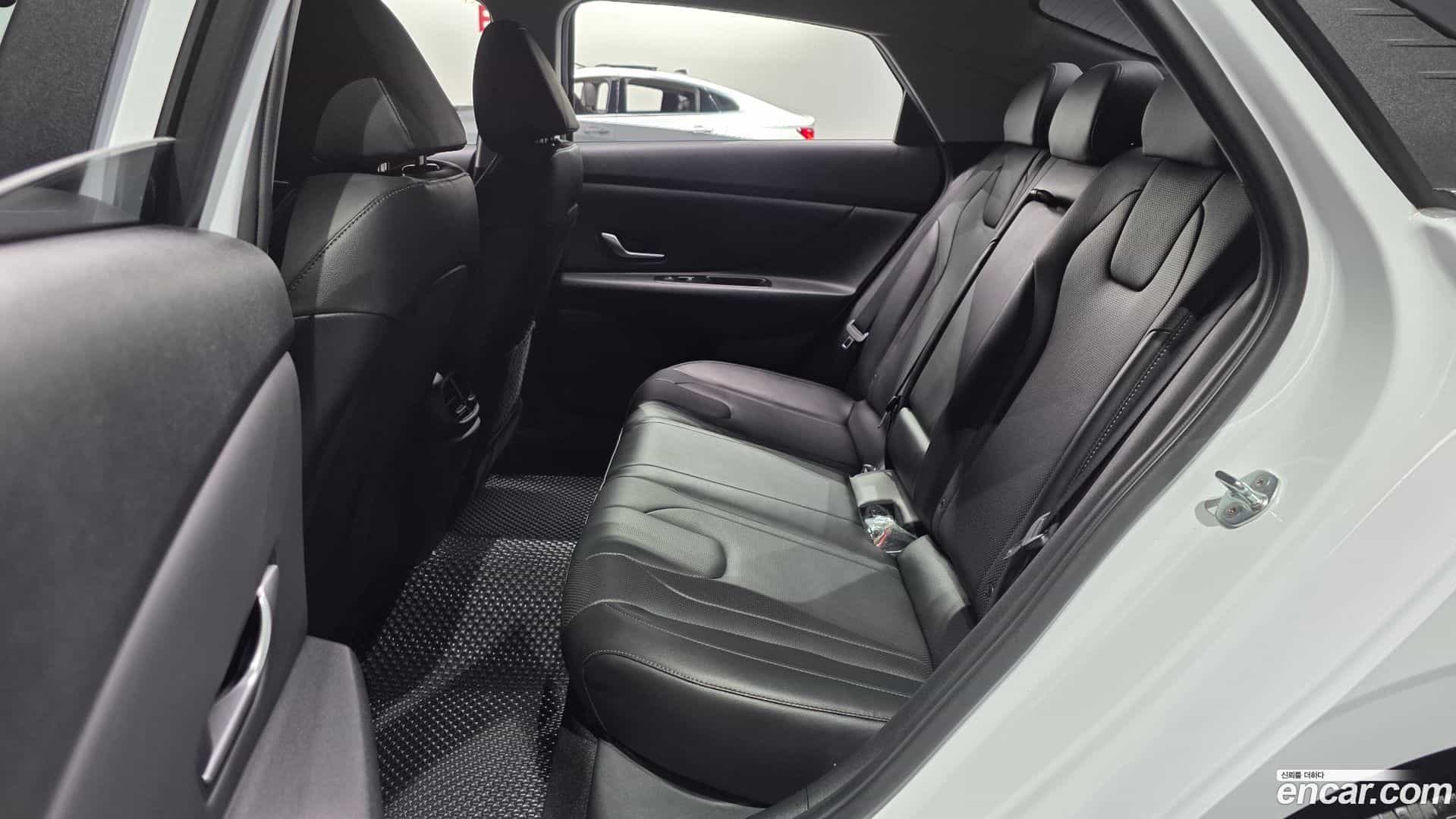 AVANTE Hyundai 2021.3-OPTION-015