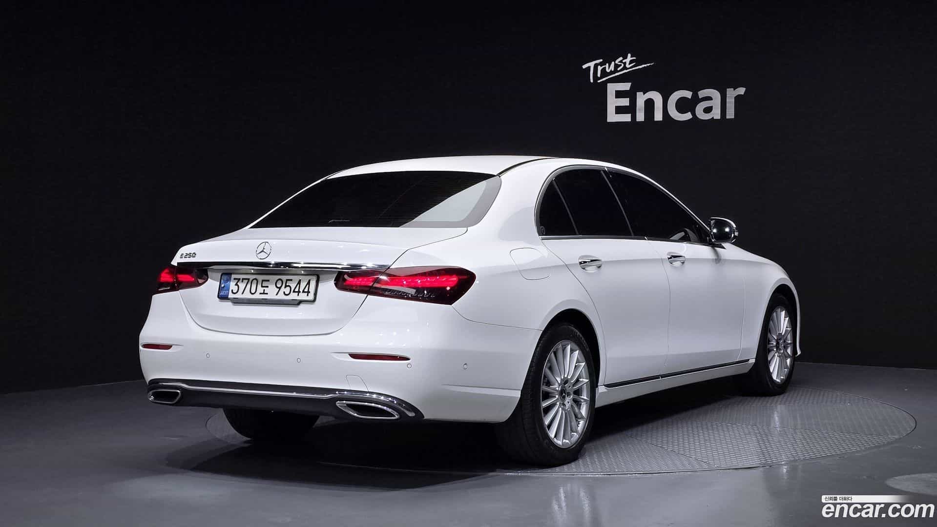 E-Class Mercedes-Benz 2022.4-OUTER-002