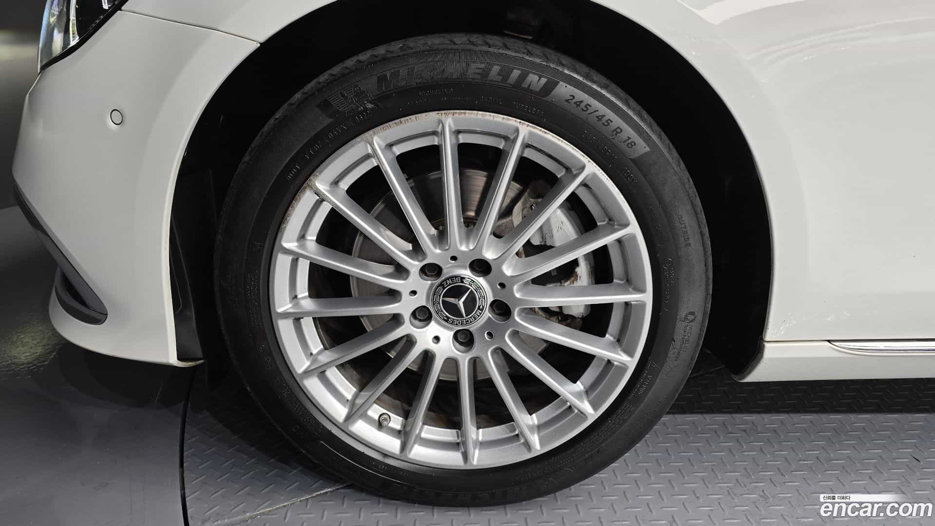 E-Class Mercedes-Benz 2022.4-OUTER-005