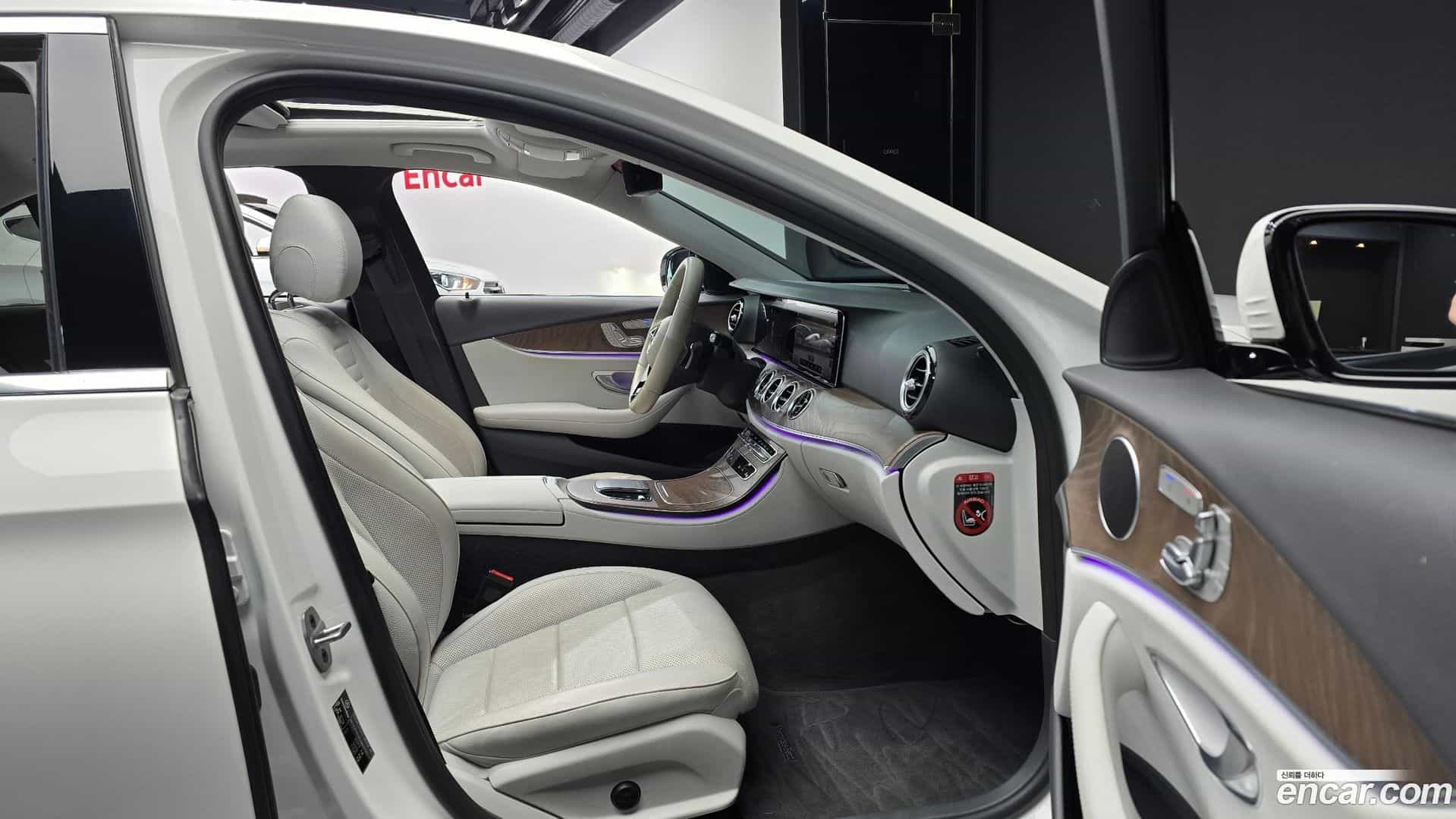 E-Class Mercedes-Benz 2022.4-OPTION-015