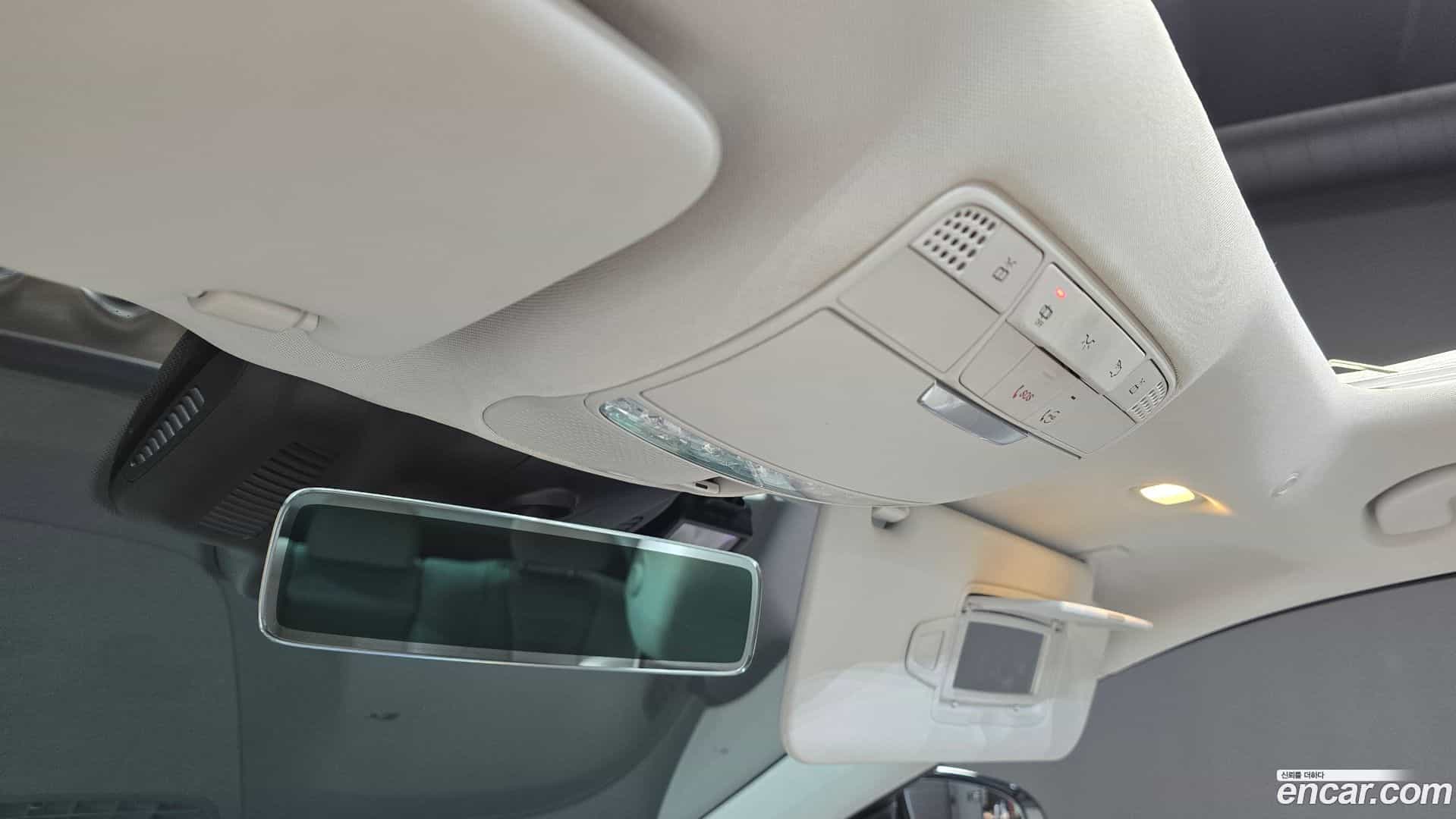 E-Class Mercedes-Benz 2022.4-OPTION-024