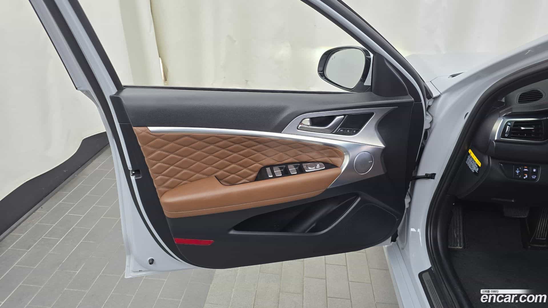 G70 Genesis 2019.2-INNER-034