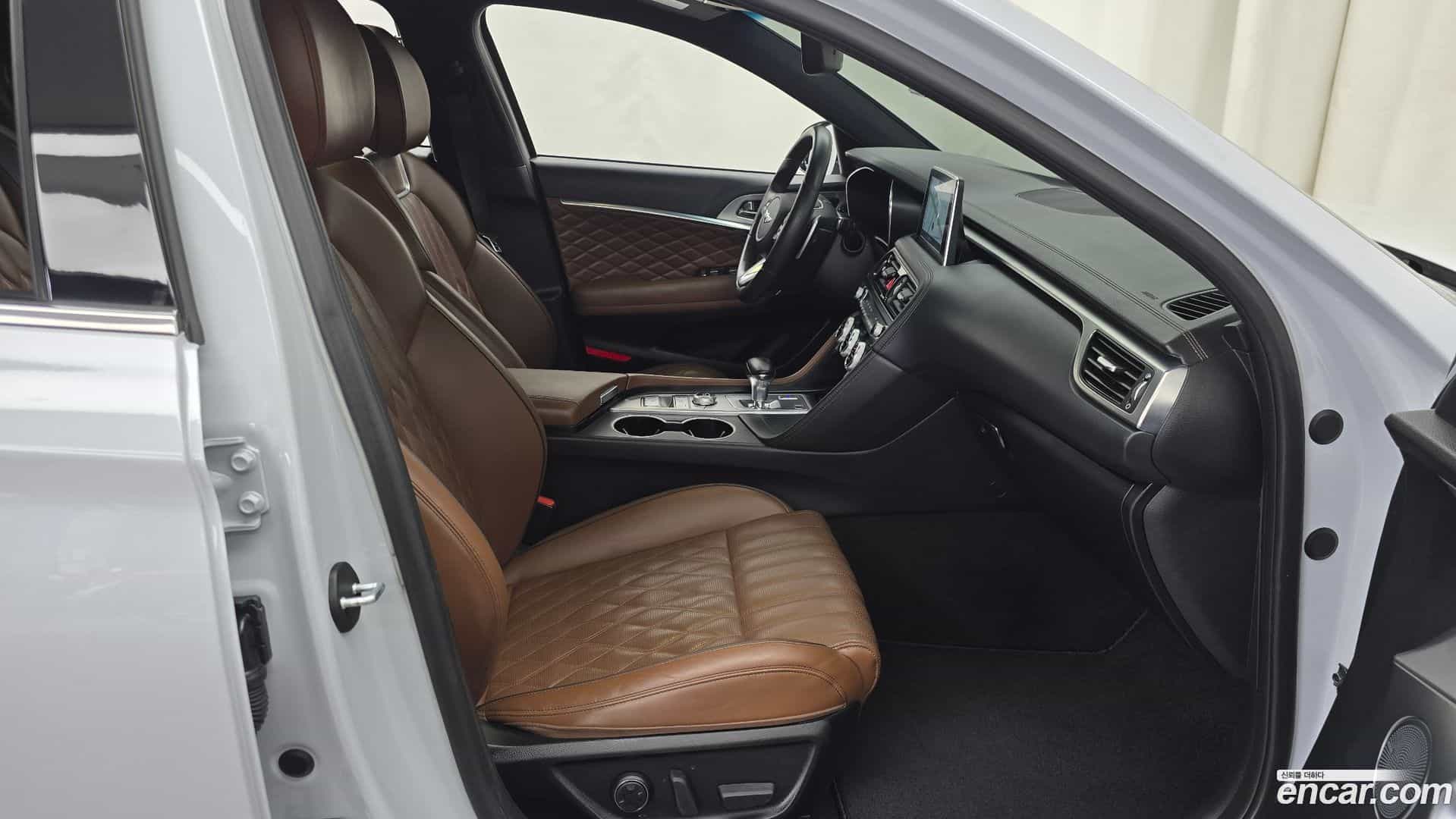 G70 Genesis 2019.2-INNER-036