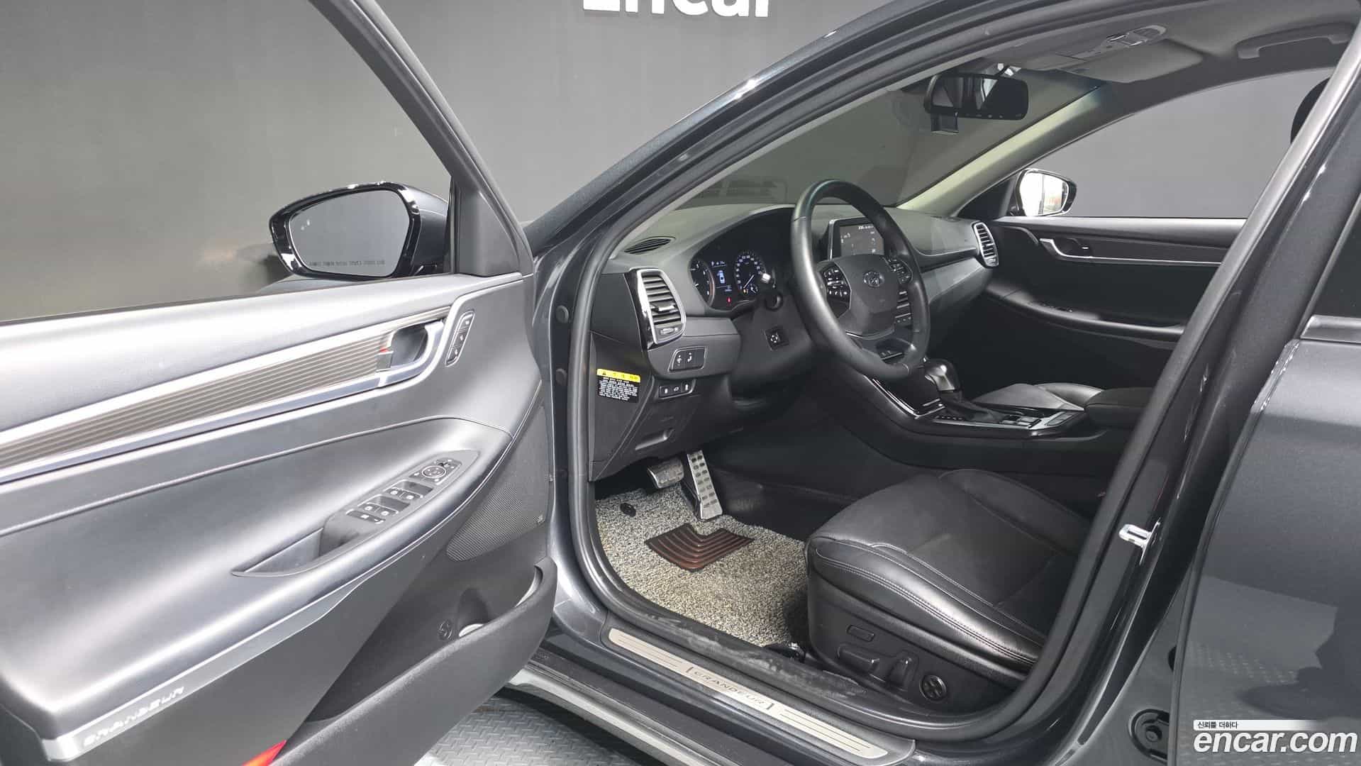 Grandeur Hyundai 2018.3-INNER-010