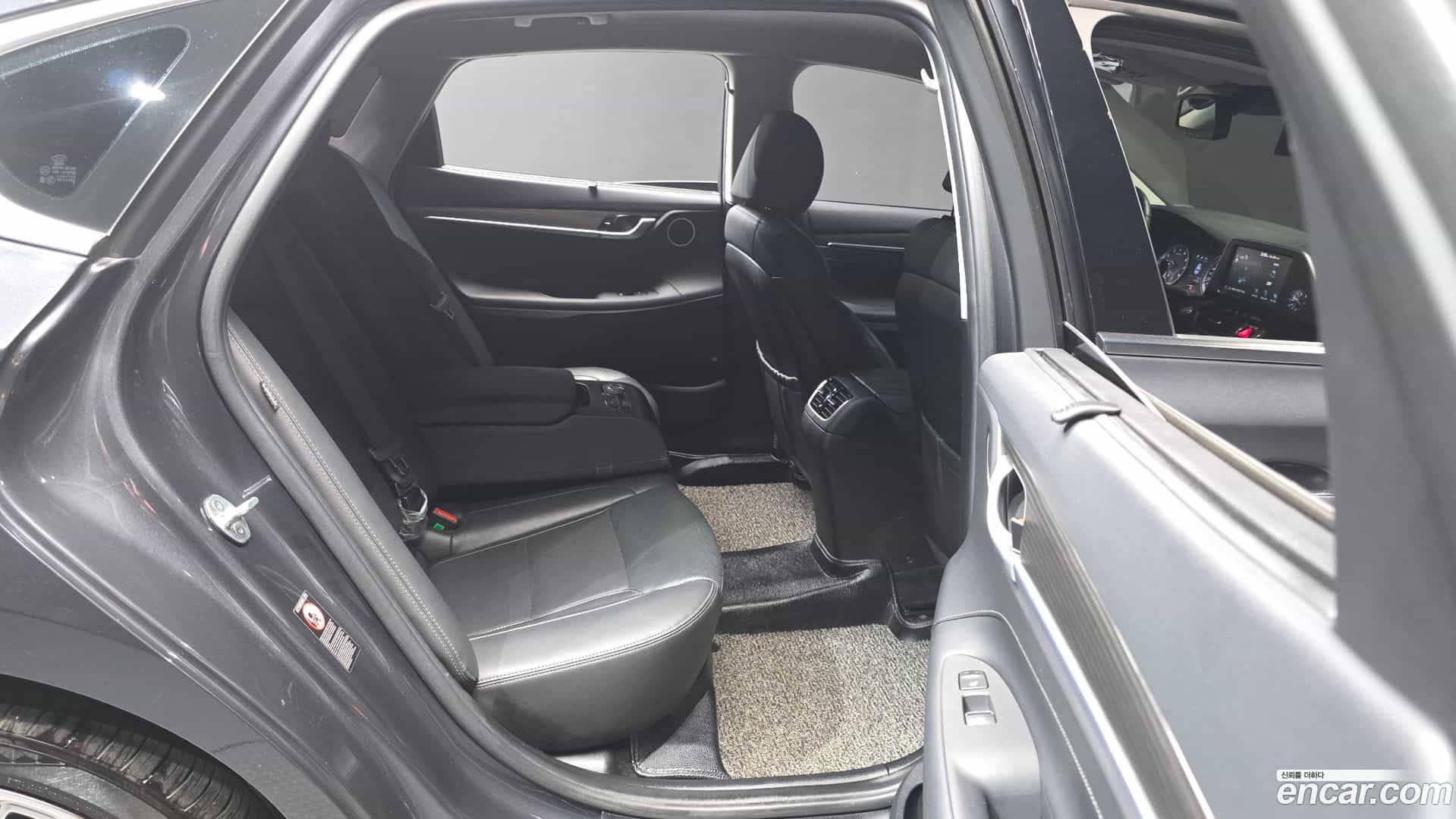 Grandeur Hyundai 2018.3-OPTION-016