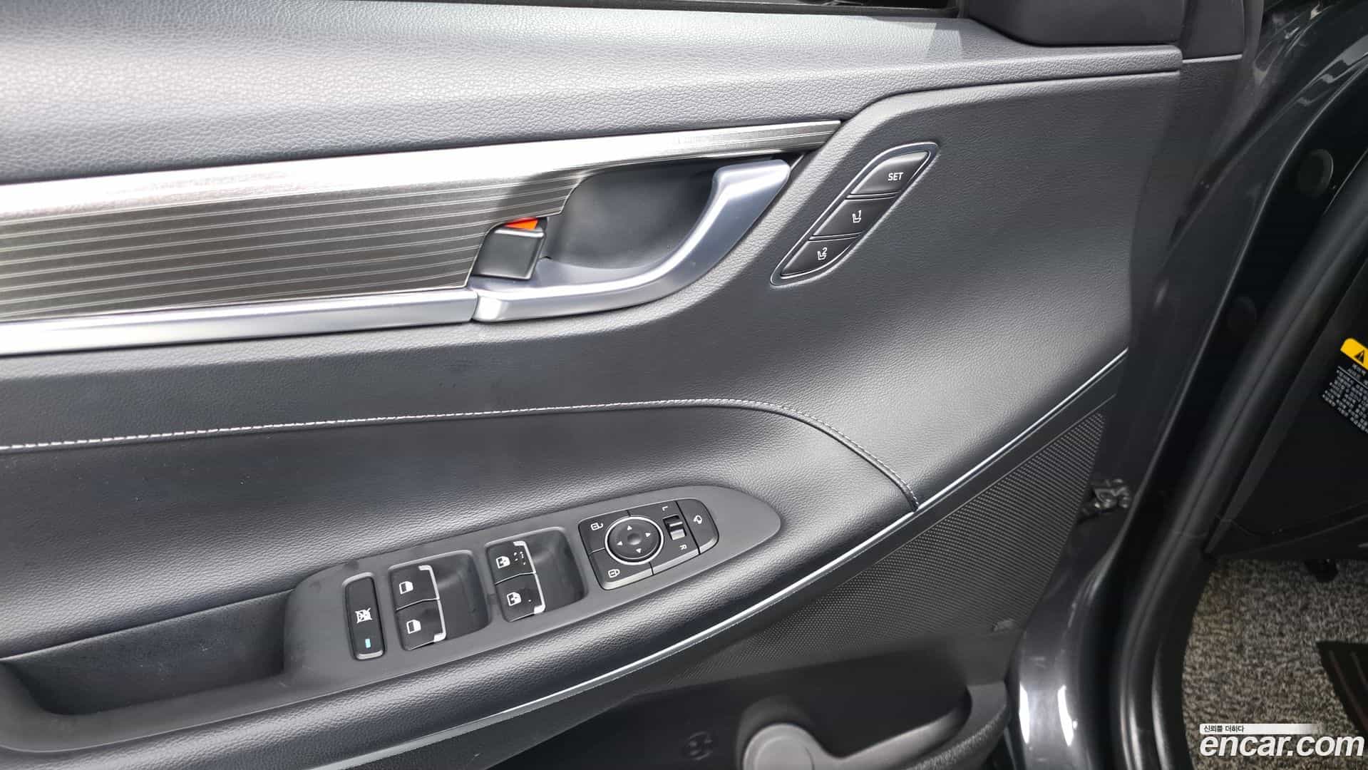 Grandeur Hyundai 2018.3-OPTION-043