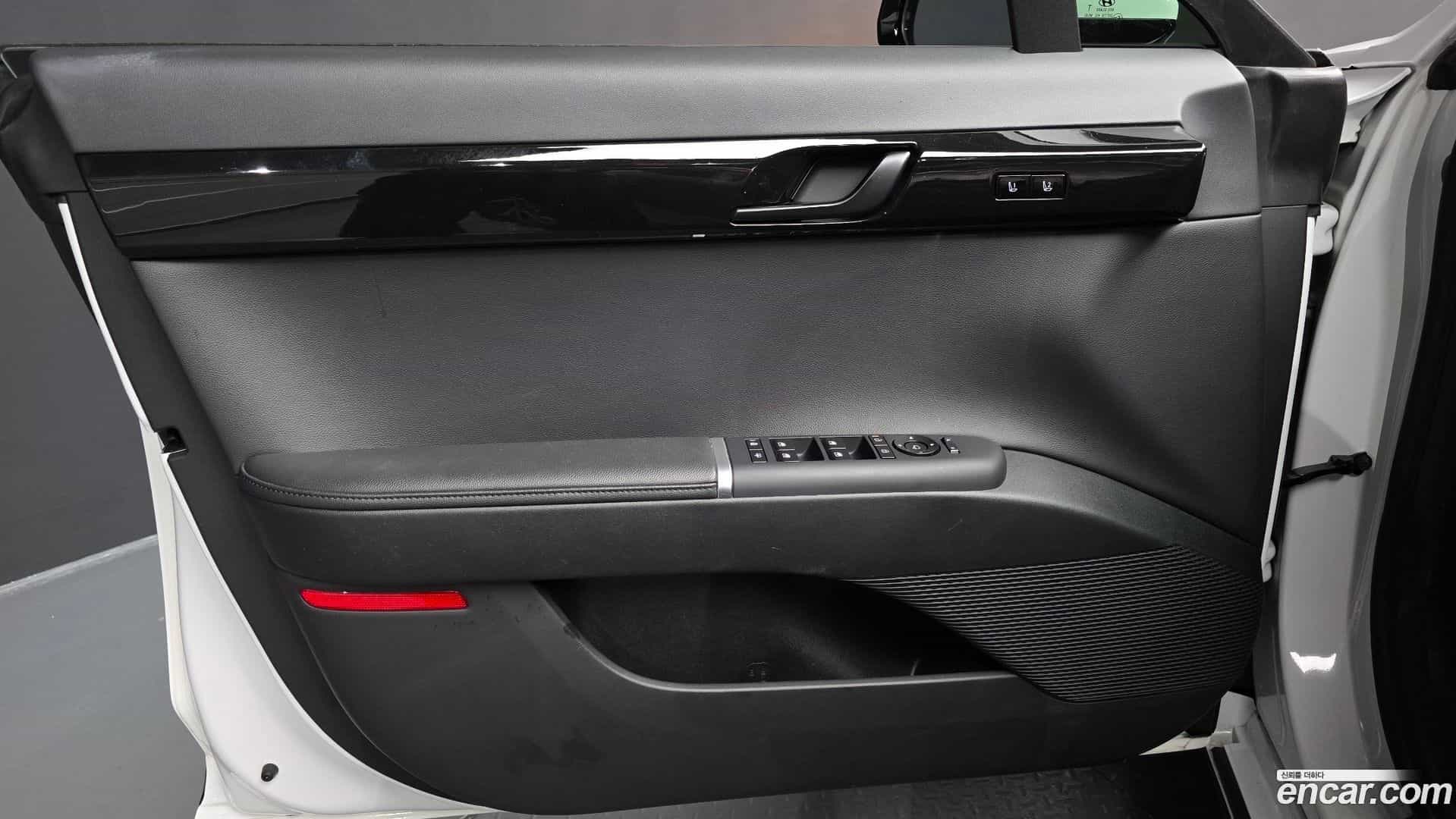 Grandeur Hyundai 2023.6-OPTION-040