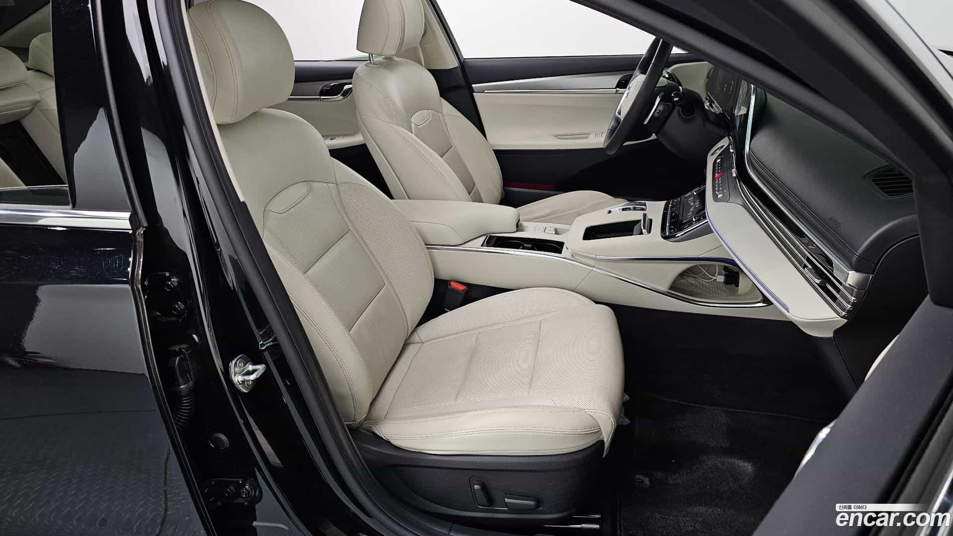 Grandeur Hyundai 2022.3-INNER-036