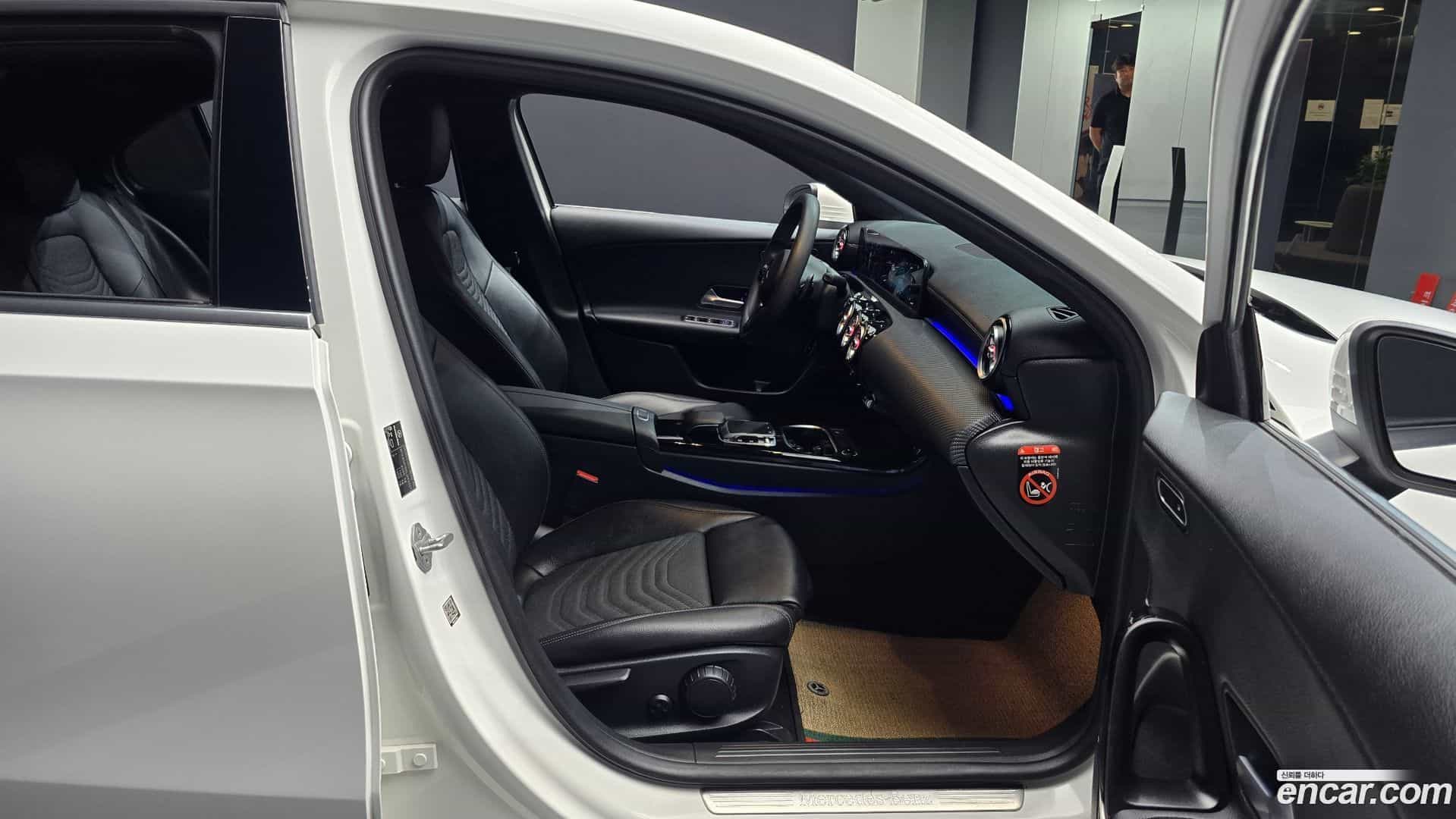 A-Class Mercedes-Benz 2020.7-OPTION-015