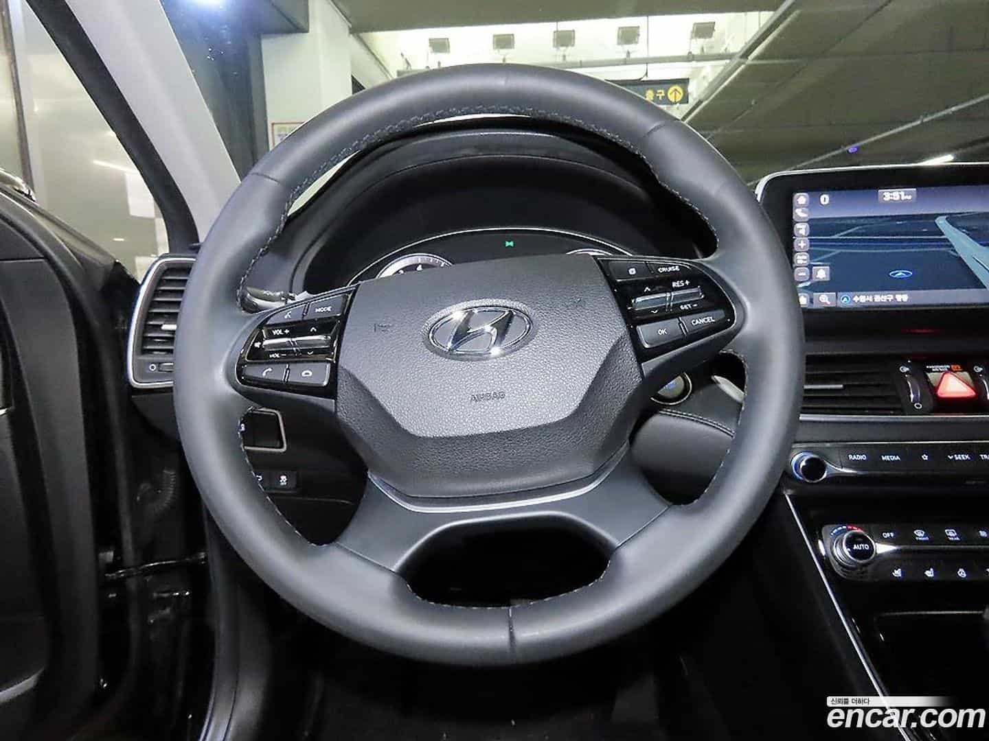 Grandeur Hyundai 2018.2-INNER-008