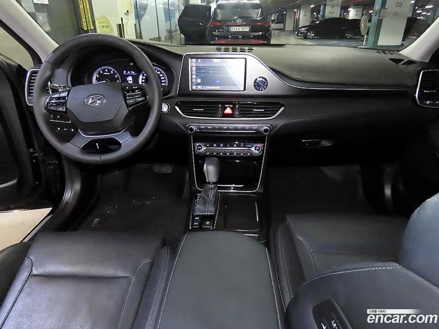 Grandeur Hyundai 2018.2-INNER-010