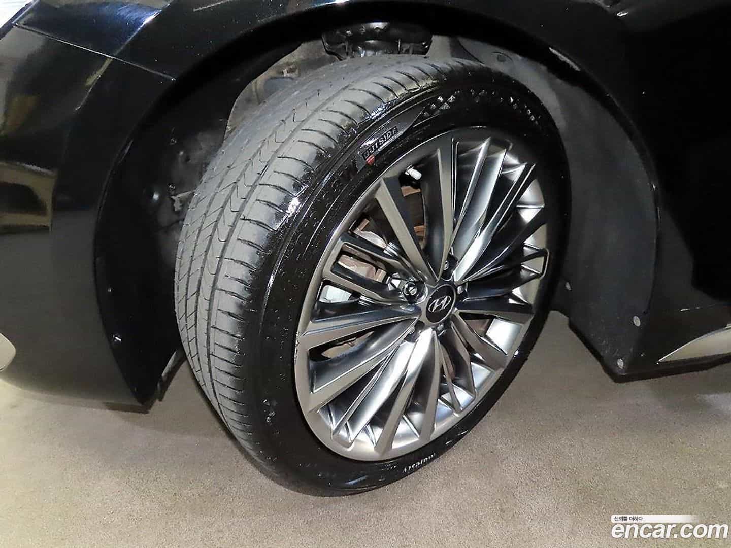 Grandeur Hyundai 2018.2-OPTION-024