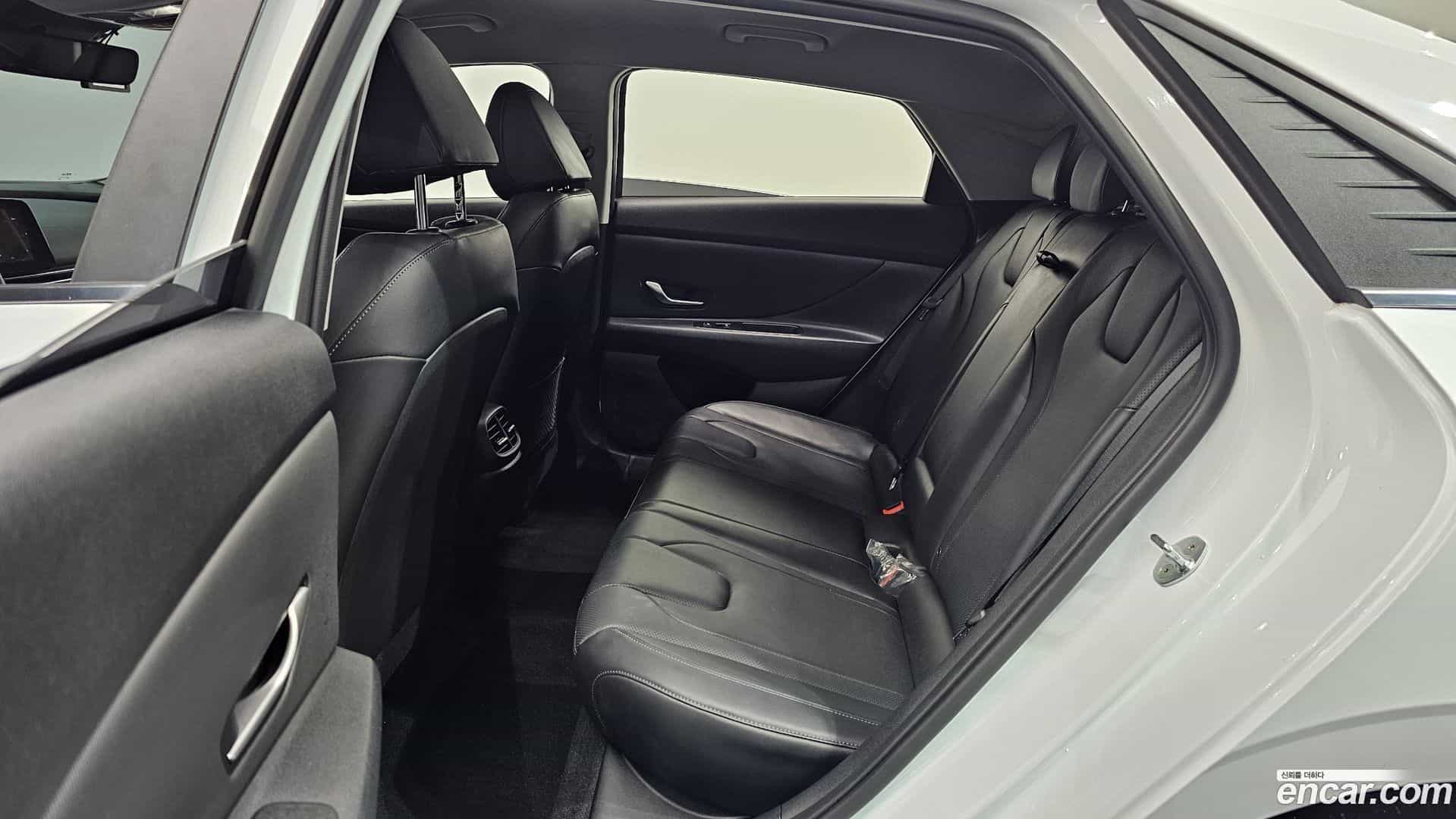 AVANTE Hyundai 2022.5-OPTION-015
