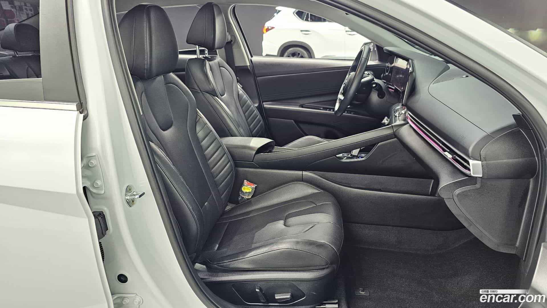 AVANTE Hyundai 2022.5-OPTION-016