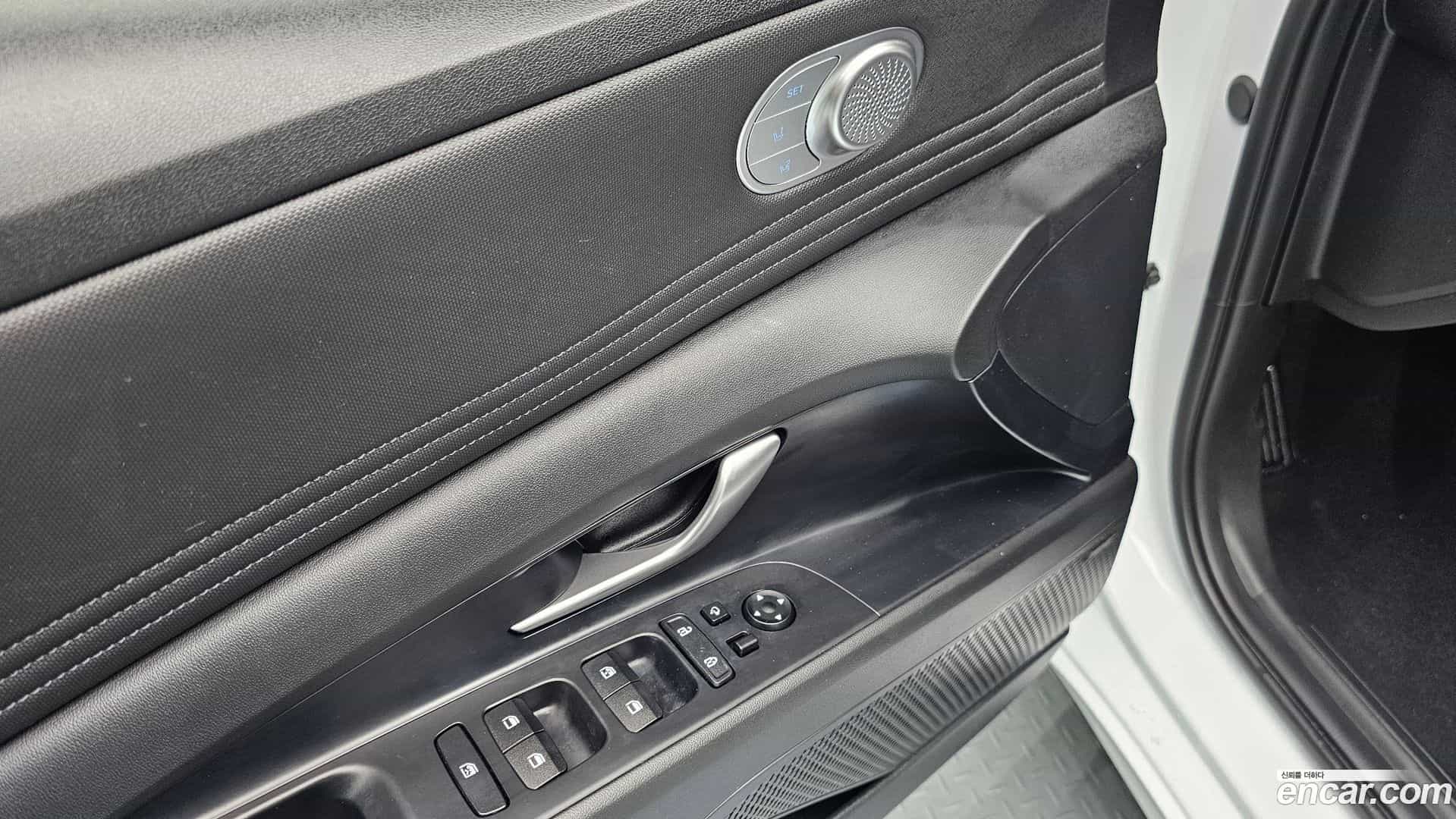 AVANTE Hyundai 2022.5-OPTION-044