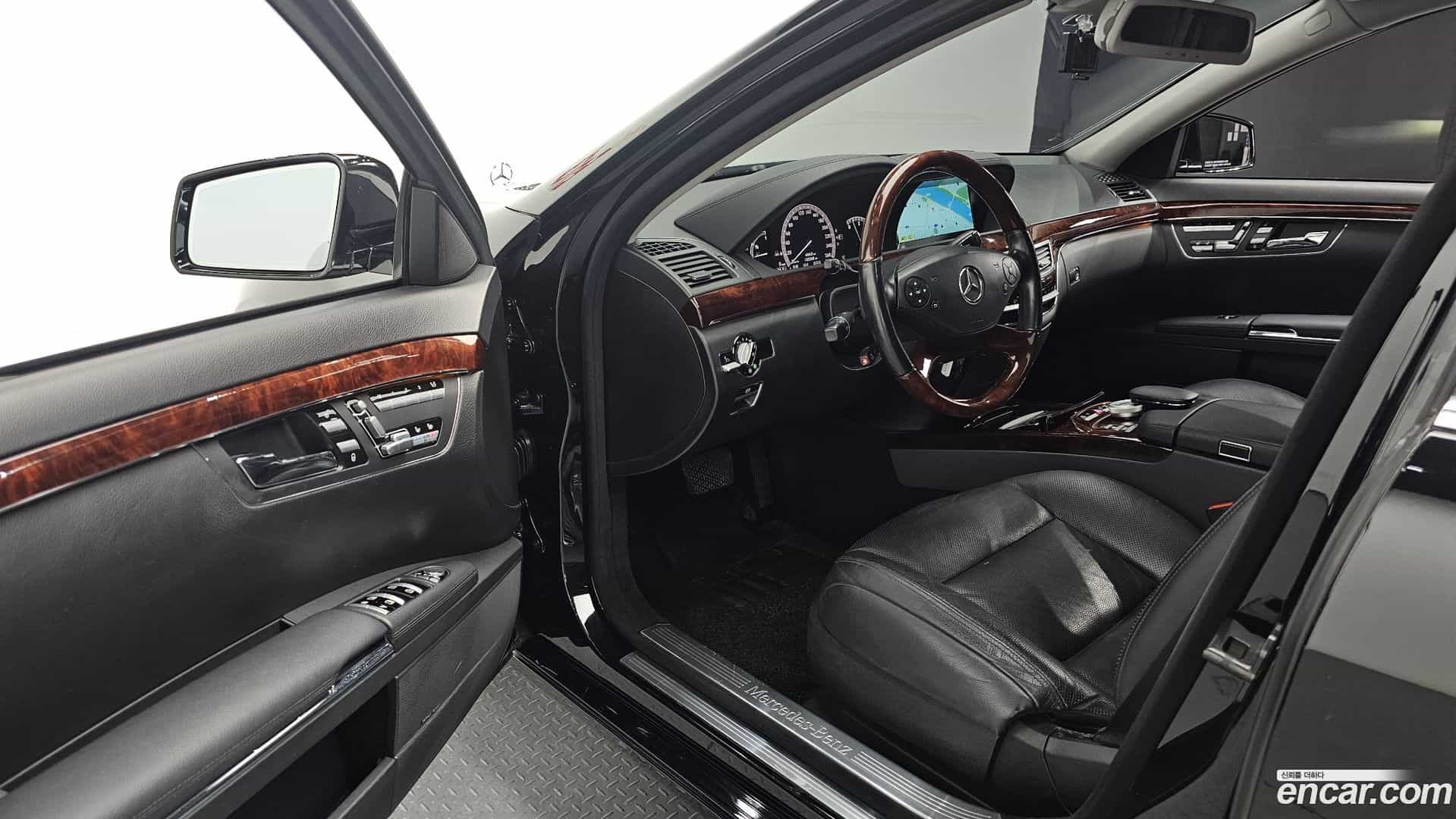 S-Class Mercedes-Benz 2010.11-OPTION-015