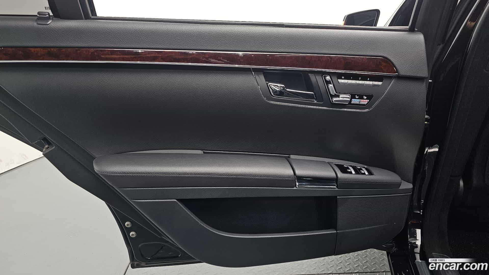 S-Class Mercedes-Benz 2010.11-INNER-035