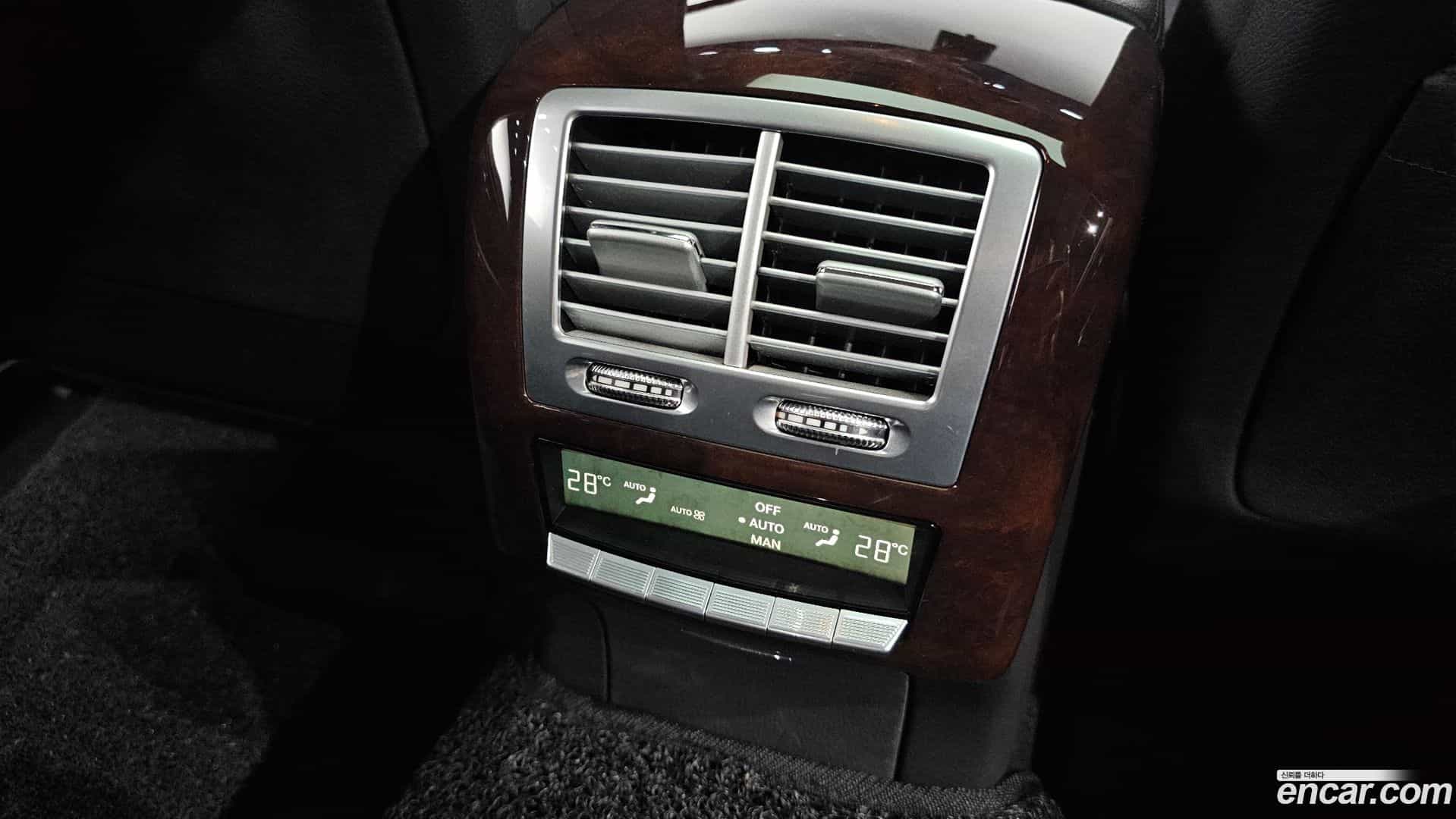 S-Class Mercedes-Benz 2010.11-OPTION-044
