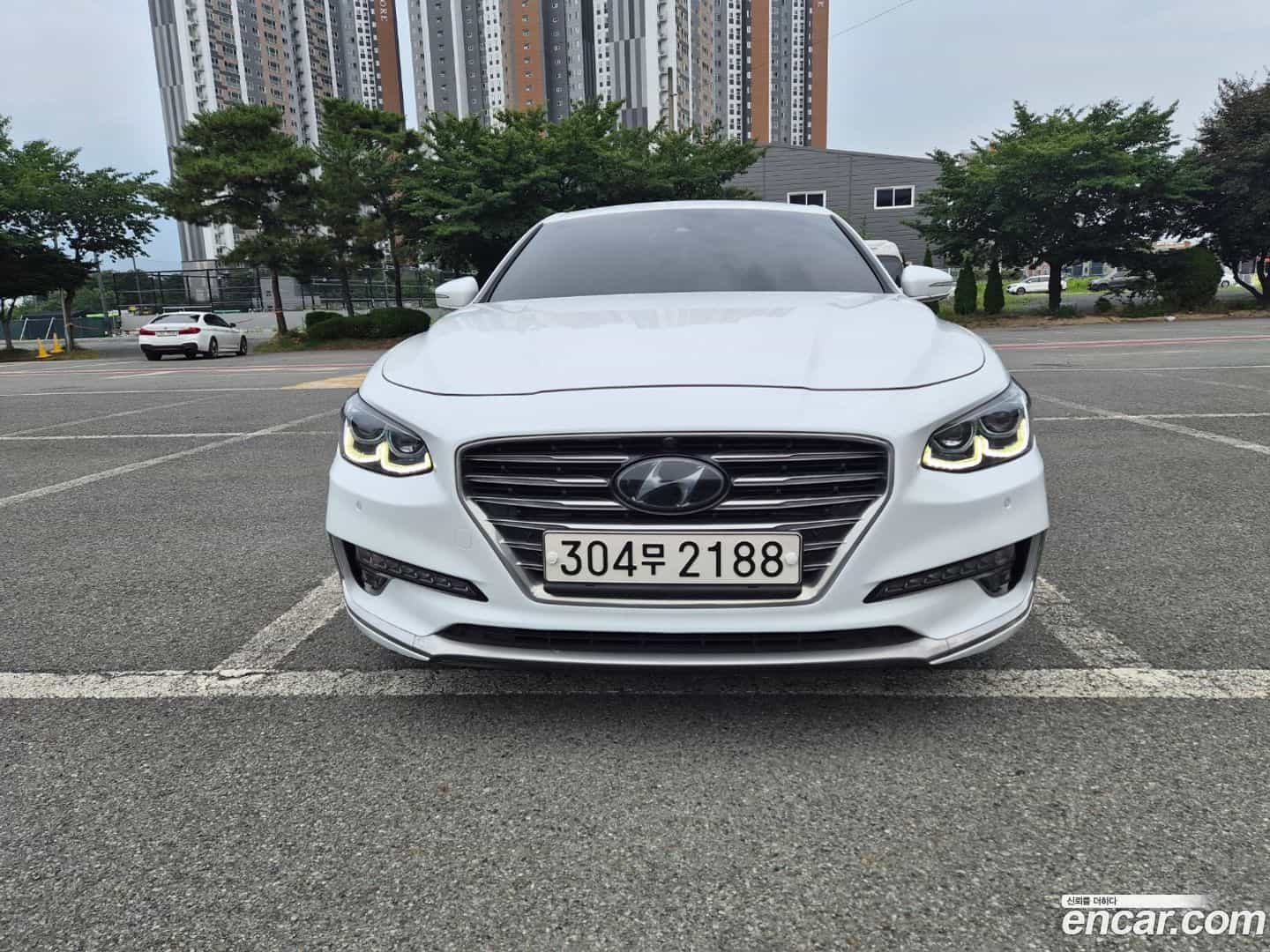 Grandeur Hyundai 2018.1-OUTER-001