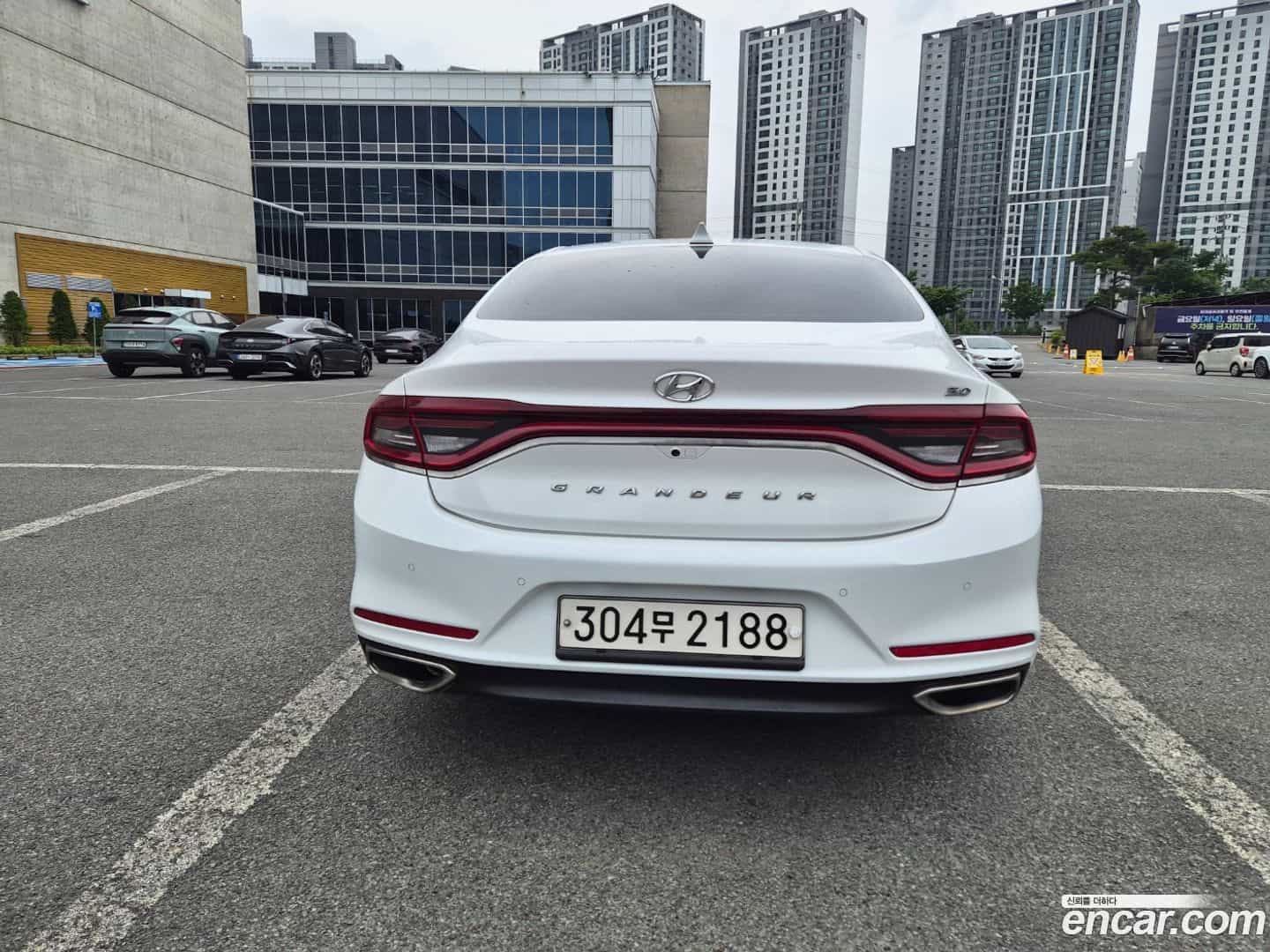 Grandeur Hyundai 2018.1-OUTER-005