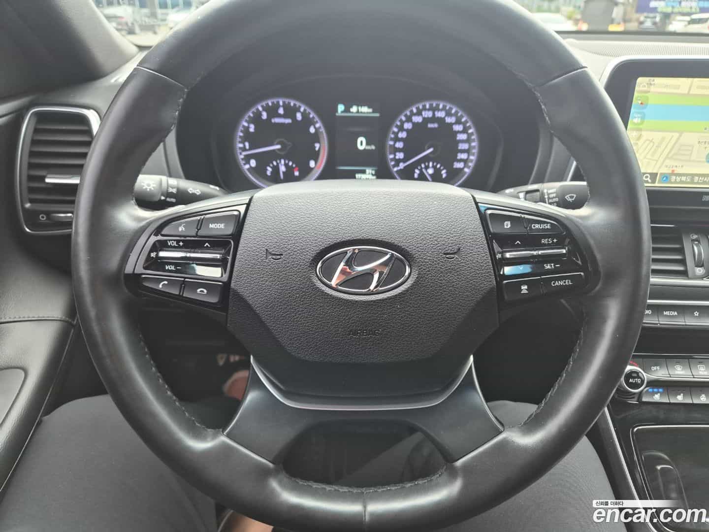 Grandeur Hyundai 2018.1-INNER-010
