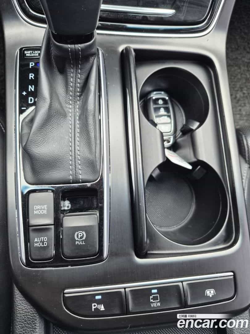 Grandeur Hyundai 2018.1-OPTION-019