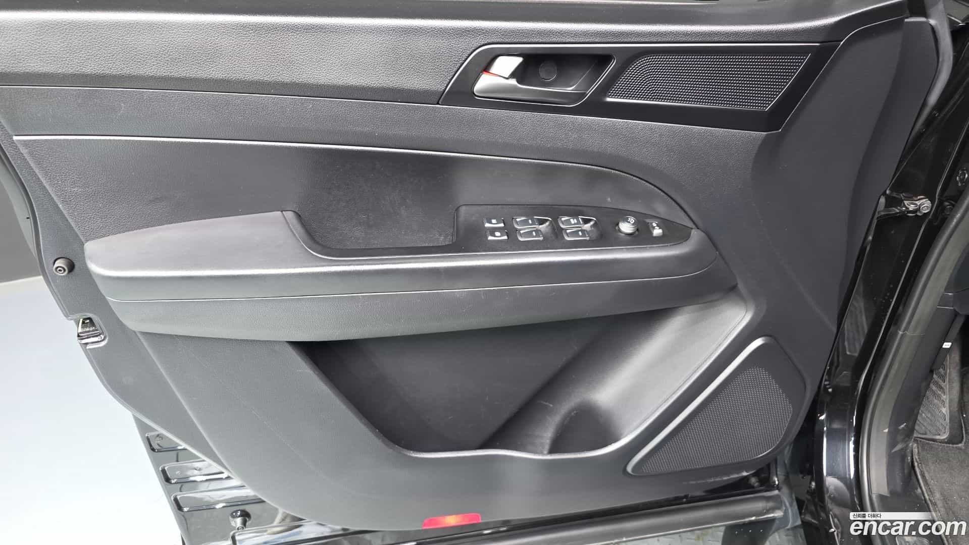 Rexton KG Mobility 2021.1-INNER-034