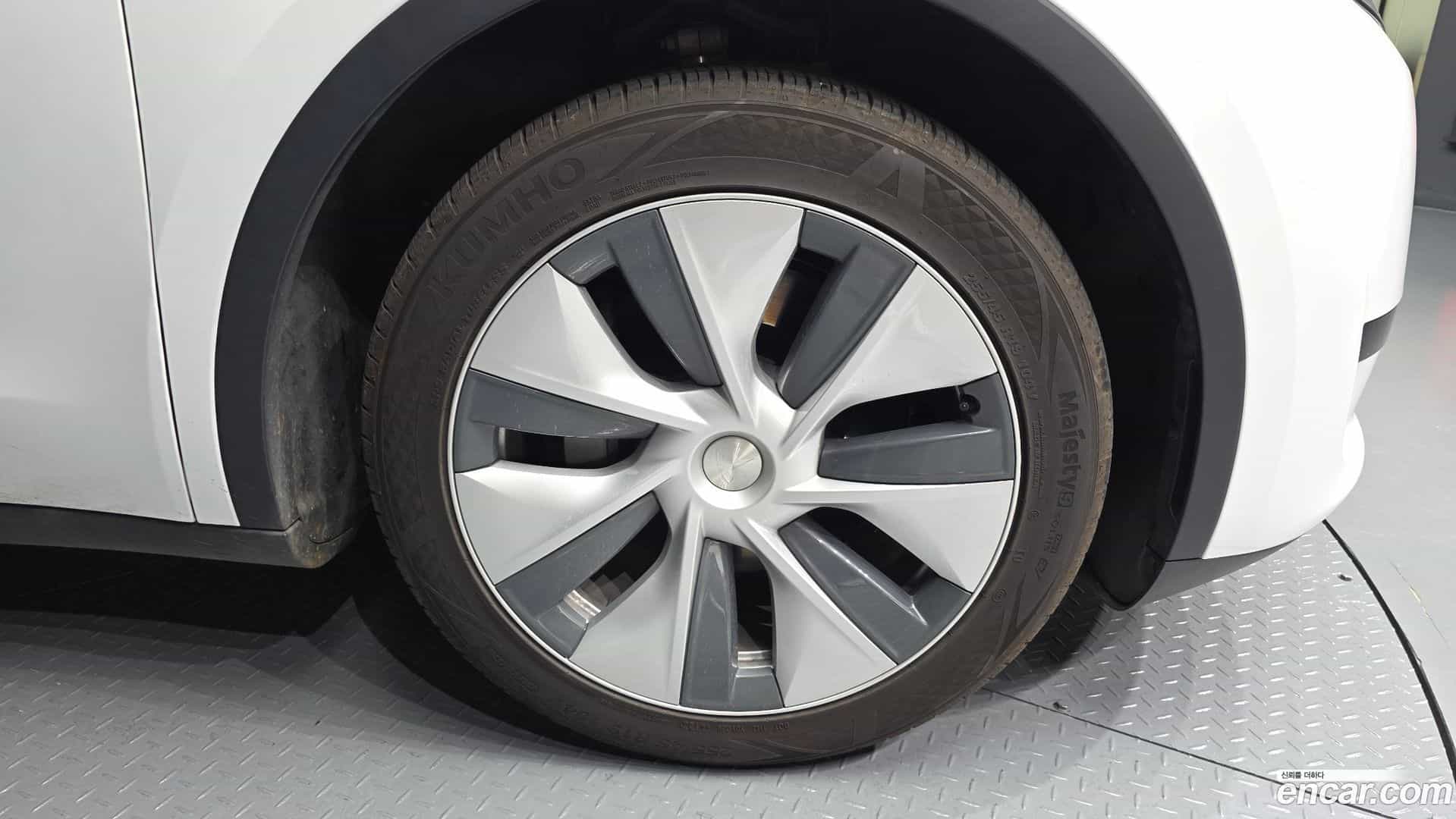 Model Y Tesla 2024.2-OUTER-005