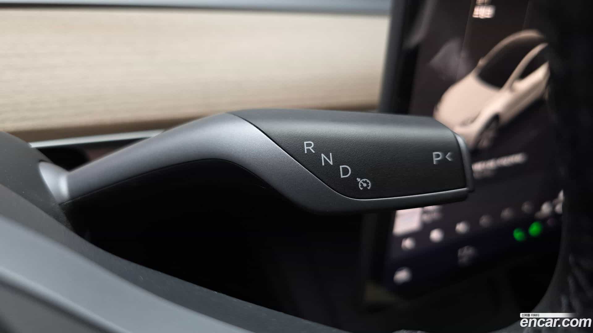 Model Y Tesla 2024.2-INNER-009
