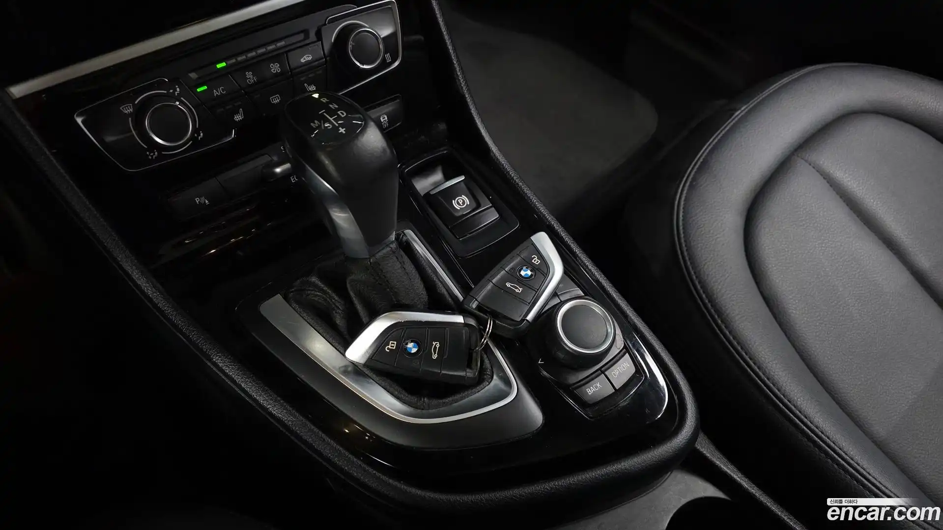 2-Series BMW 2018.2-INNER-009