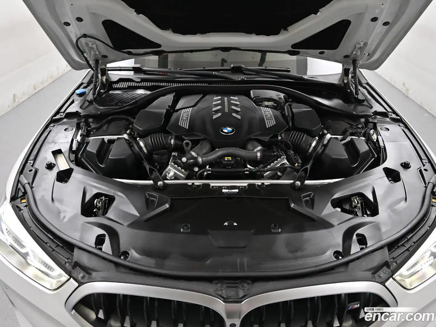 8-Series BMW 2022.8-INNER-008