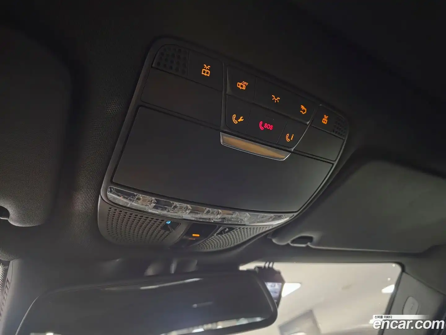 GLC-Class Mercedes-Benz 2018.1-OPTION-021