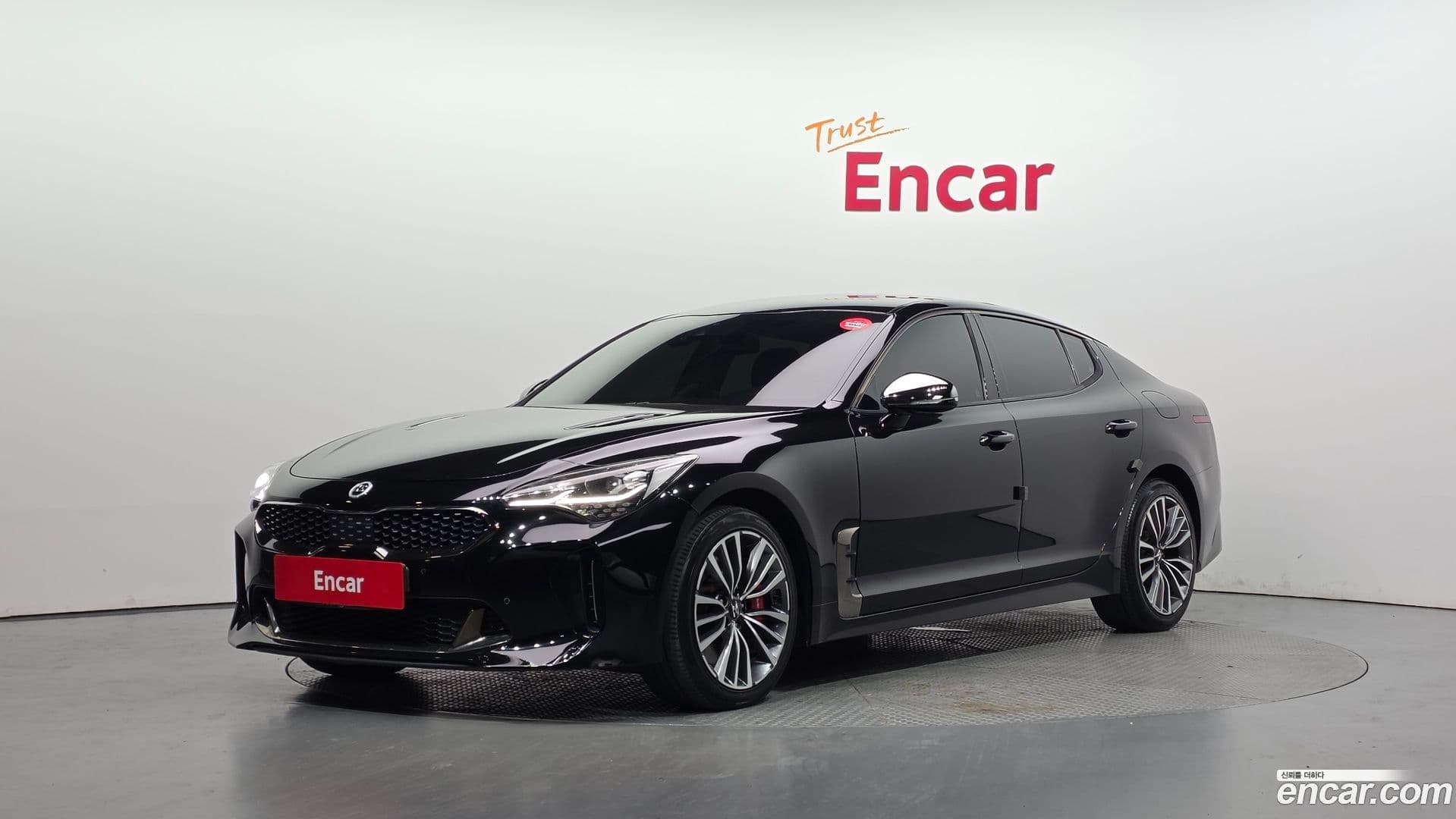Main__Slider__Photo:Stinger Kia 2017.10-0