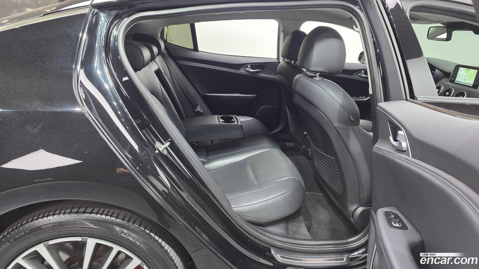 Stinger Kia 2017.10-OPTION-015